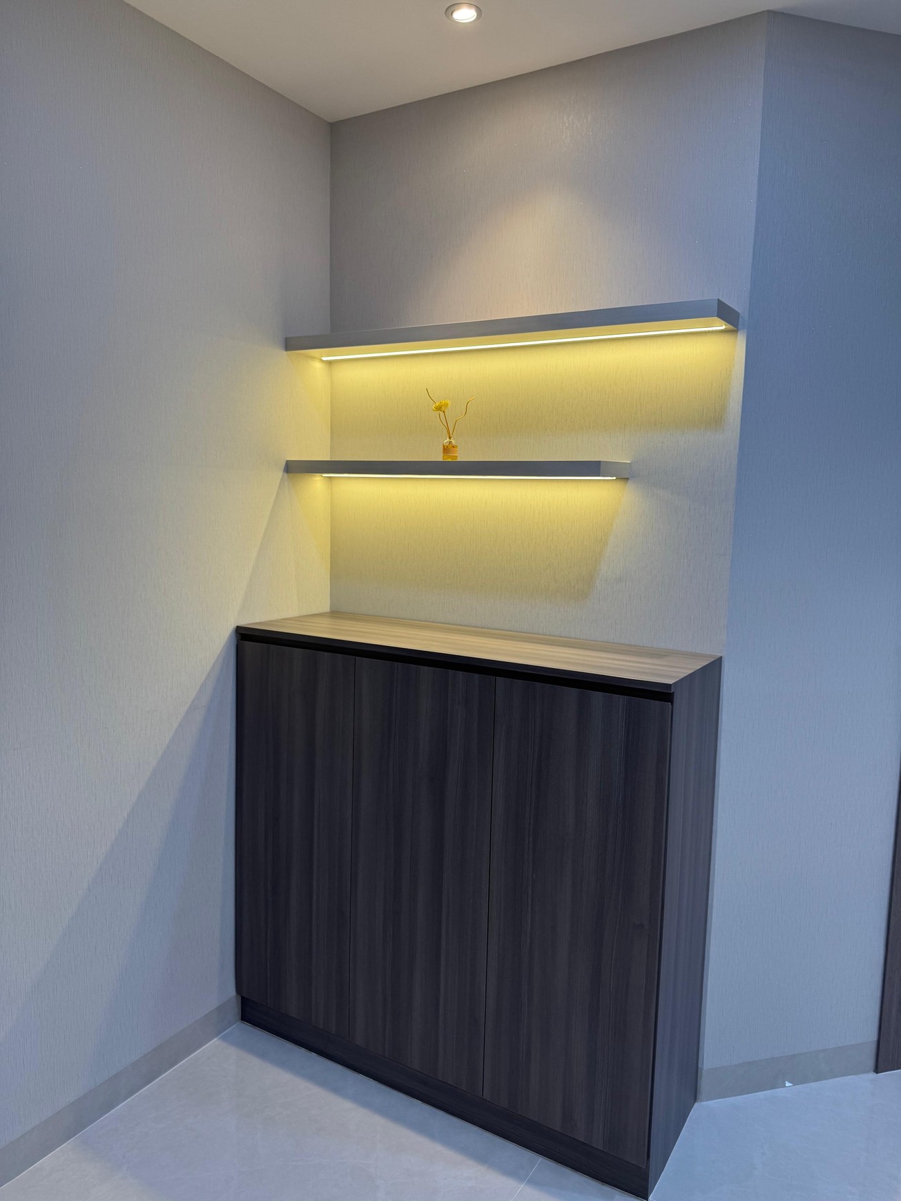 Disewakan cepat Apartemen Taman Anggrek 2BR kondisi bagus dan terawat