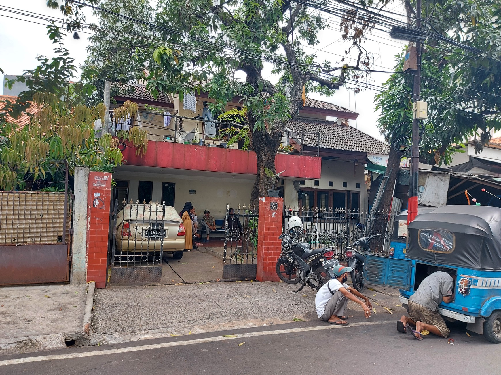 Rumah Kost Tua Jalan Besar di Narada, Tanah Tinggi, Johar Baru