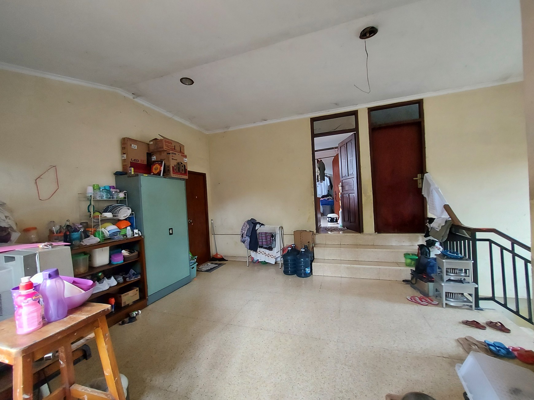 Rumah Kost Tua Jalan Besar di Narada, Tanah Tinggi, Johar Baru
