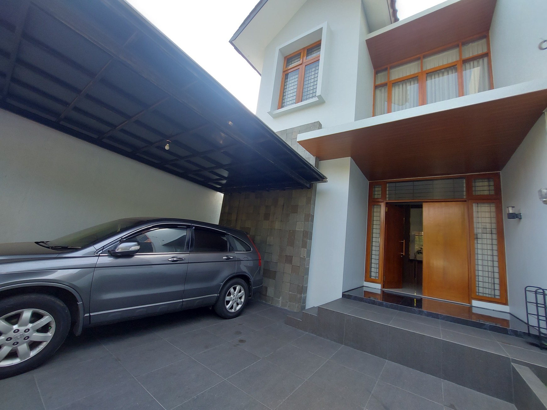 Rumah 2 lantai bagus dan siap huni di Bina Husada, Sunter Jaya