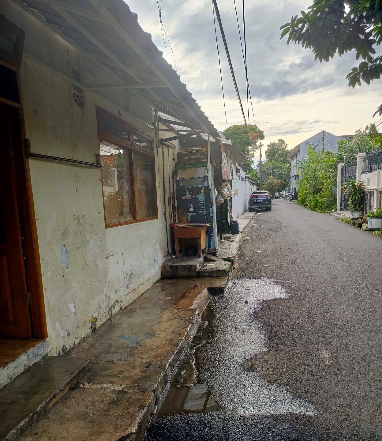 Ruang Usaha/ Kios di Menteng Dalam Tebet Jaksel