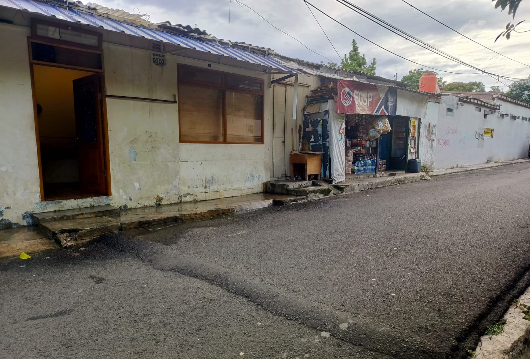 Ruang Usaha/ Kios di Menteng Dalam Tebet Jaksel