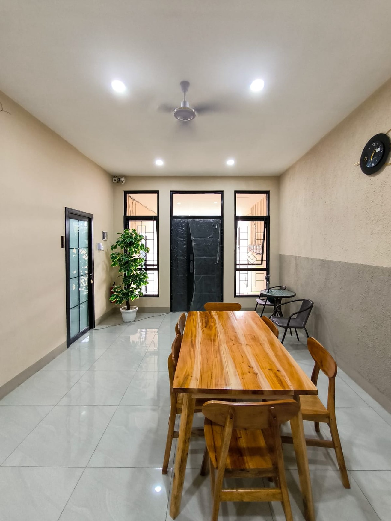 Kos Kosan 15 Pintu di Pinggir Jalan Lokasi Strategis @Pondok Pinang, Jakarta Selatan