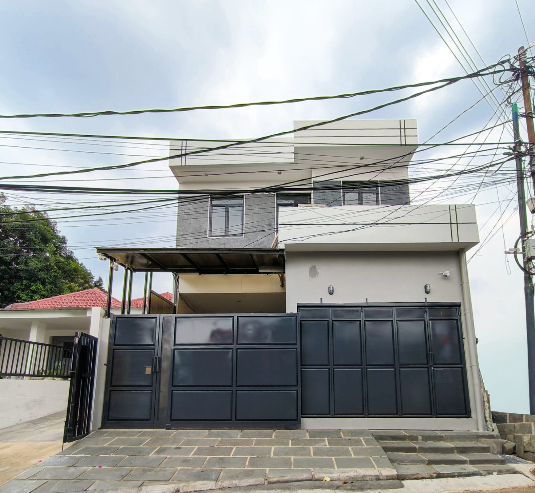 Kos Kosan 15 Pintu di Pinggir Jalan Lokasi Strategis @Pondok Pinang, Jakarta Selatan