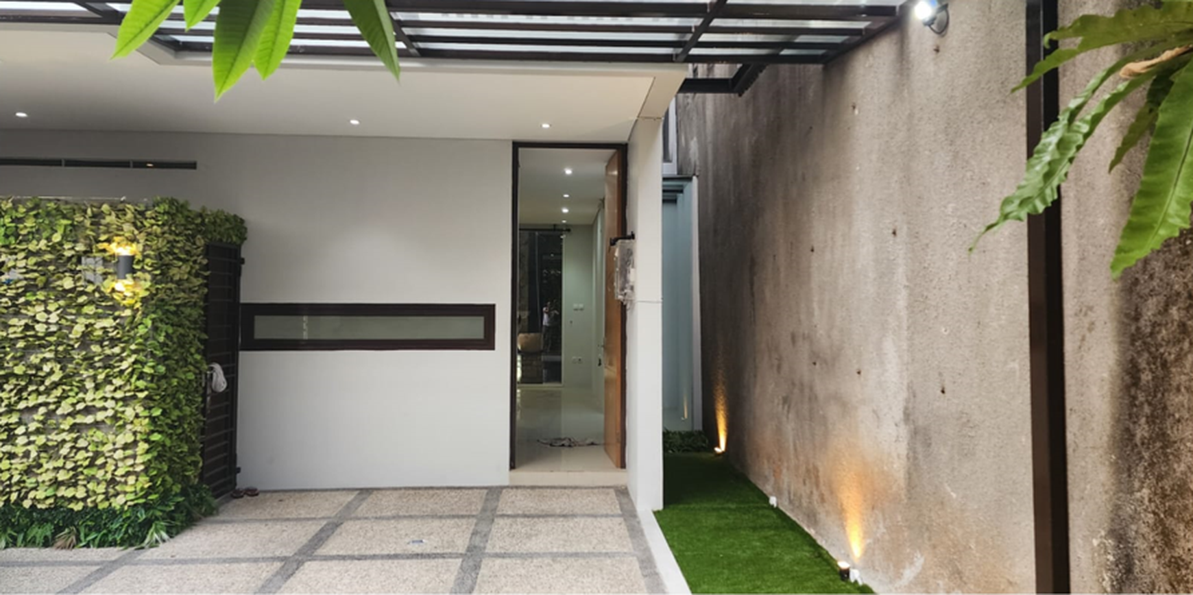 Rumah Cantik di Ciputat Timur dengan 3+1 Kamar Tidur dan 3+1 kamar Mandi + Terdapat Kitchen Set di dalamnya