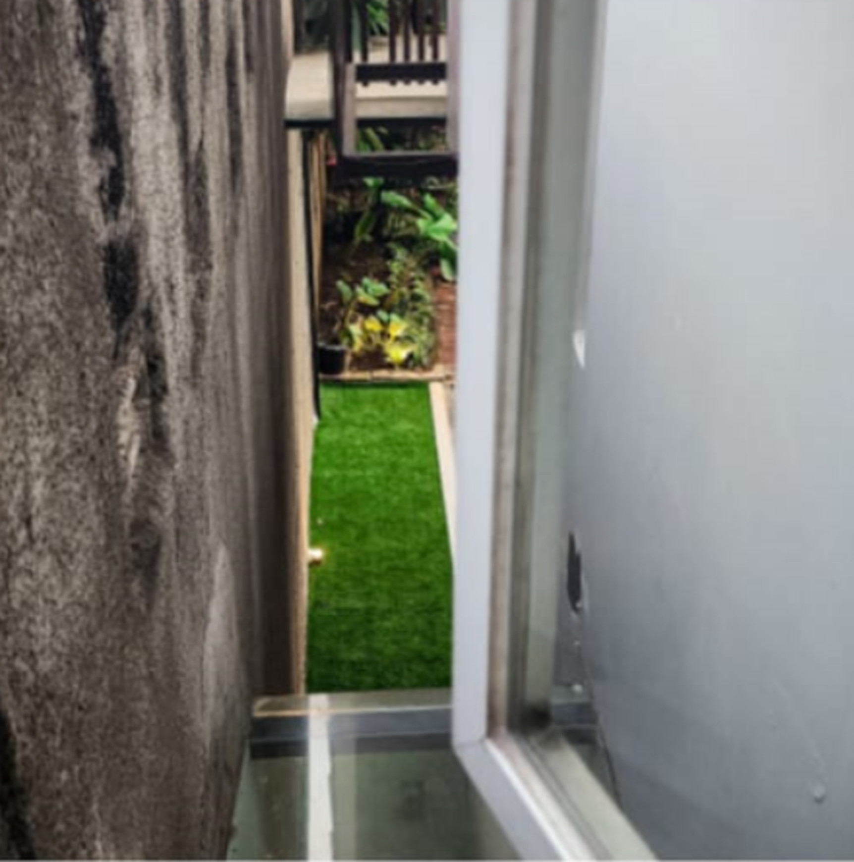 Rumah Cantik di Ciputat Timur dengan 3+1 Kamar Tidur dan 3+1 kamar Mandi + Terdapat Kitchen Set di dalamnya