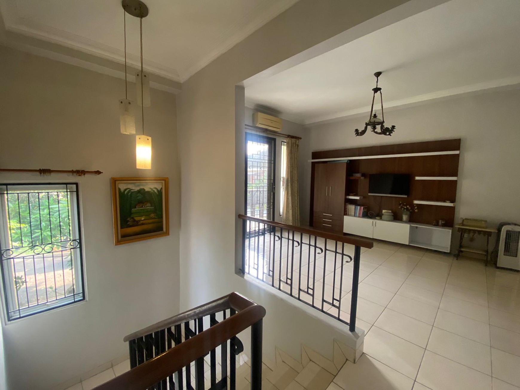 RUMAH ASRI DEPAN TAMAN DI LEGENDA WISATA CIBUBUR