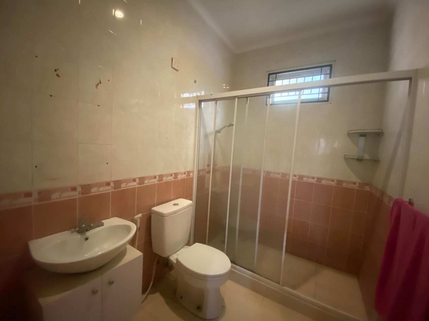 RUMAH ASRI DEPAN TAMAN DI LEGENDA WISATA CIBUBUR