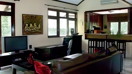 Rumah di JakSel ada 4 Kamar Tidur dan 2+1 Kamar Mandi  dengan Luas 1273 m2 dan Bangunan 400 m2 SMH