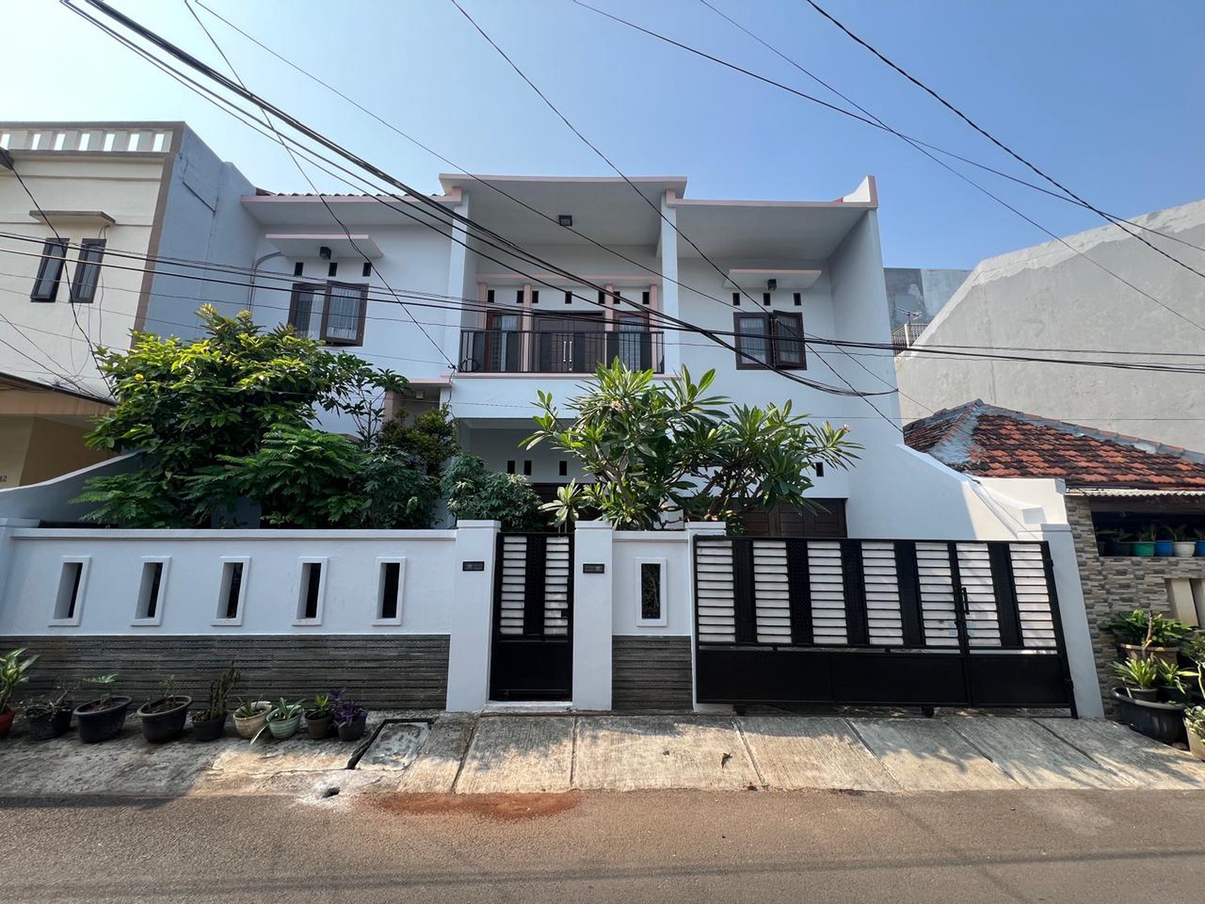 Rumah 2 Lantai di Jakarta Barat Siap Huni ada 5 Kamar Tidur dan 3 Kamar Mandi @Grogol, Jakarta Barat