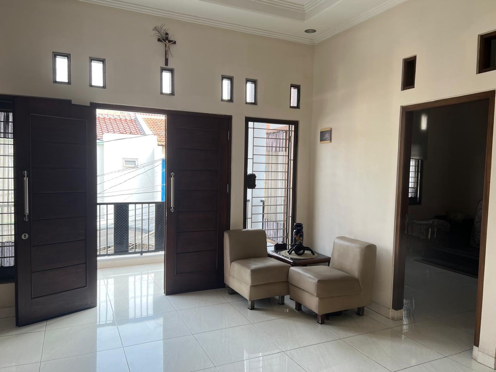 Rumah 2 Lantai di Jakarta Barat Siap Huni ada 5 Kamar Tidur dan 3 Kamar Mandi @Grogol, Jakarta Barat