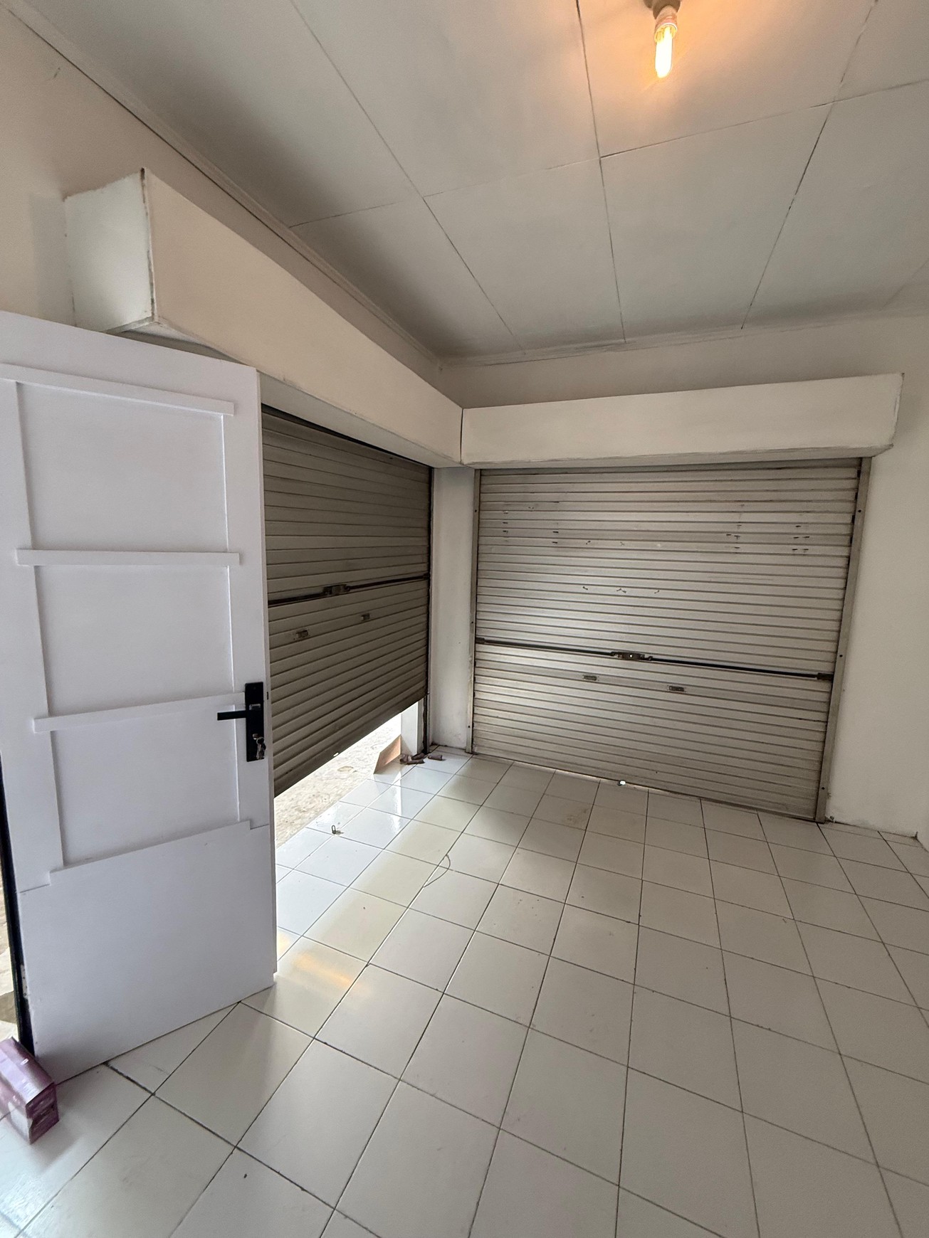 Rumah 1 Lantai dengan Lahan Luas Cocok untuk Usaha Harga Menarik di Krukut 