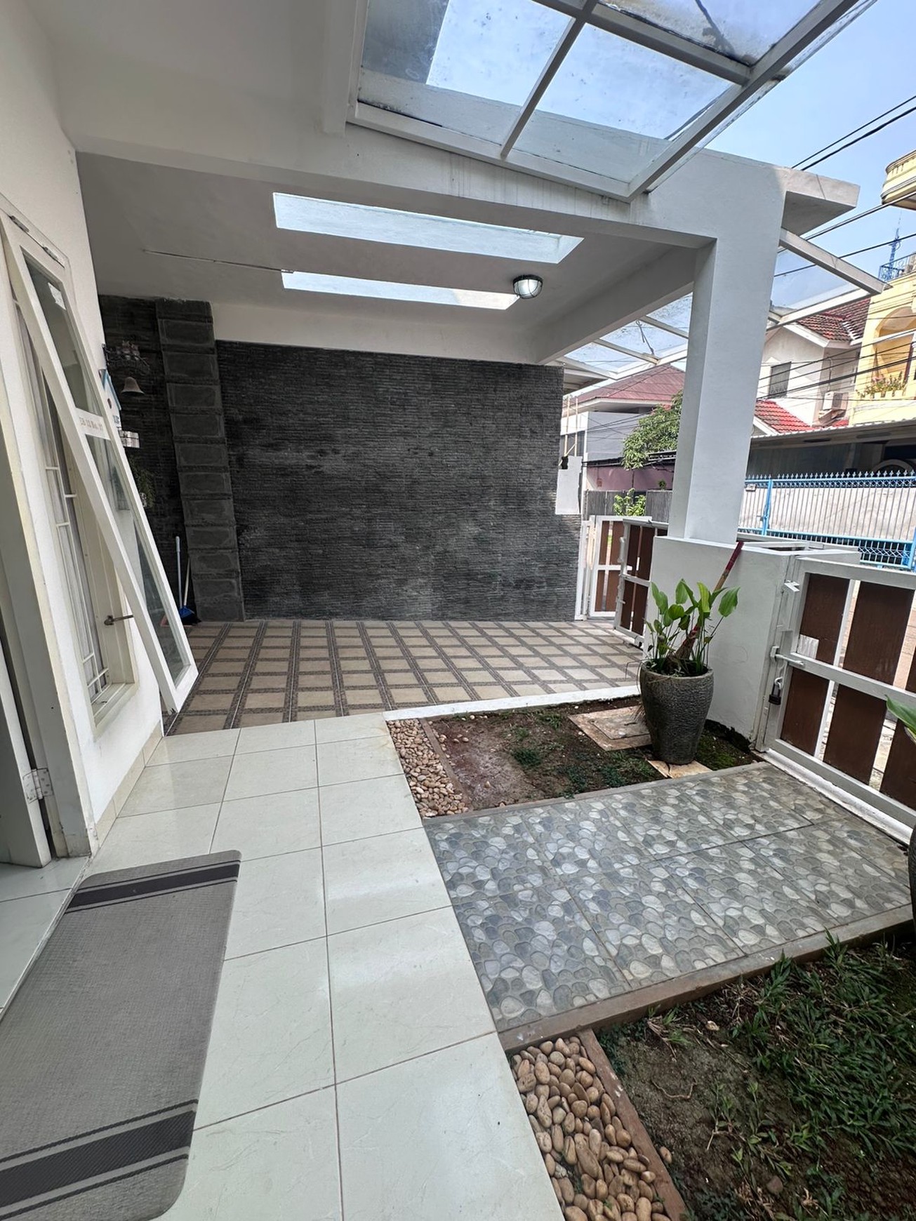 Rumah Bagus, Apik, bebas banjir, Lokasi strategis di Bintaro