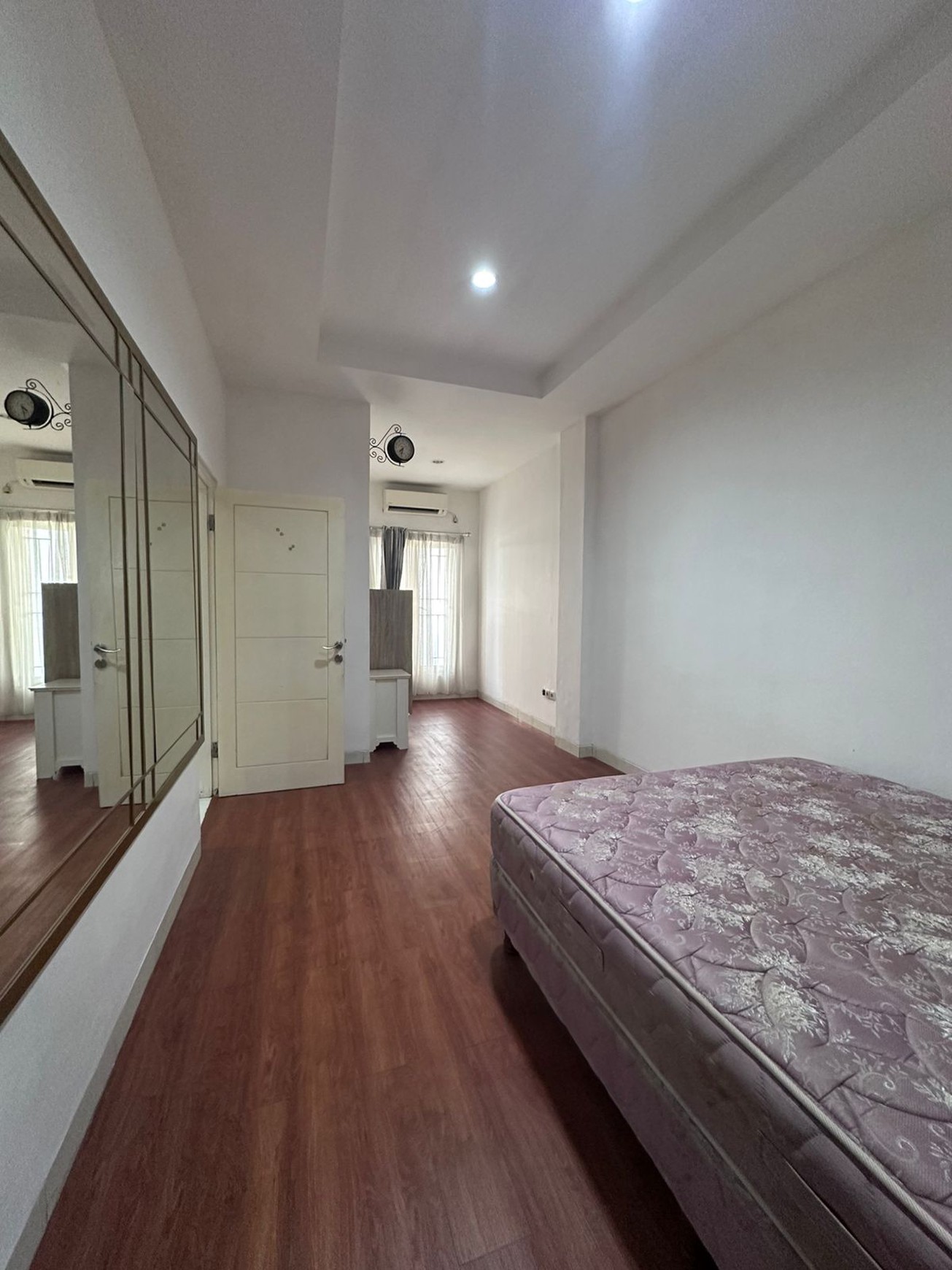 Rumah Bagus, Apik, bebas banjir, Lokasi strategis di Bintaro