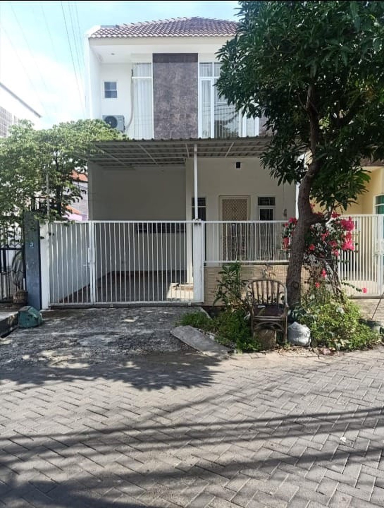 RUMAH 2 LANTAI DIJUAL DEKAT MERR SURABAYA