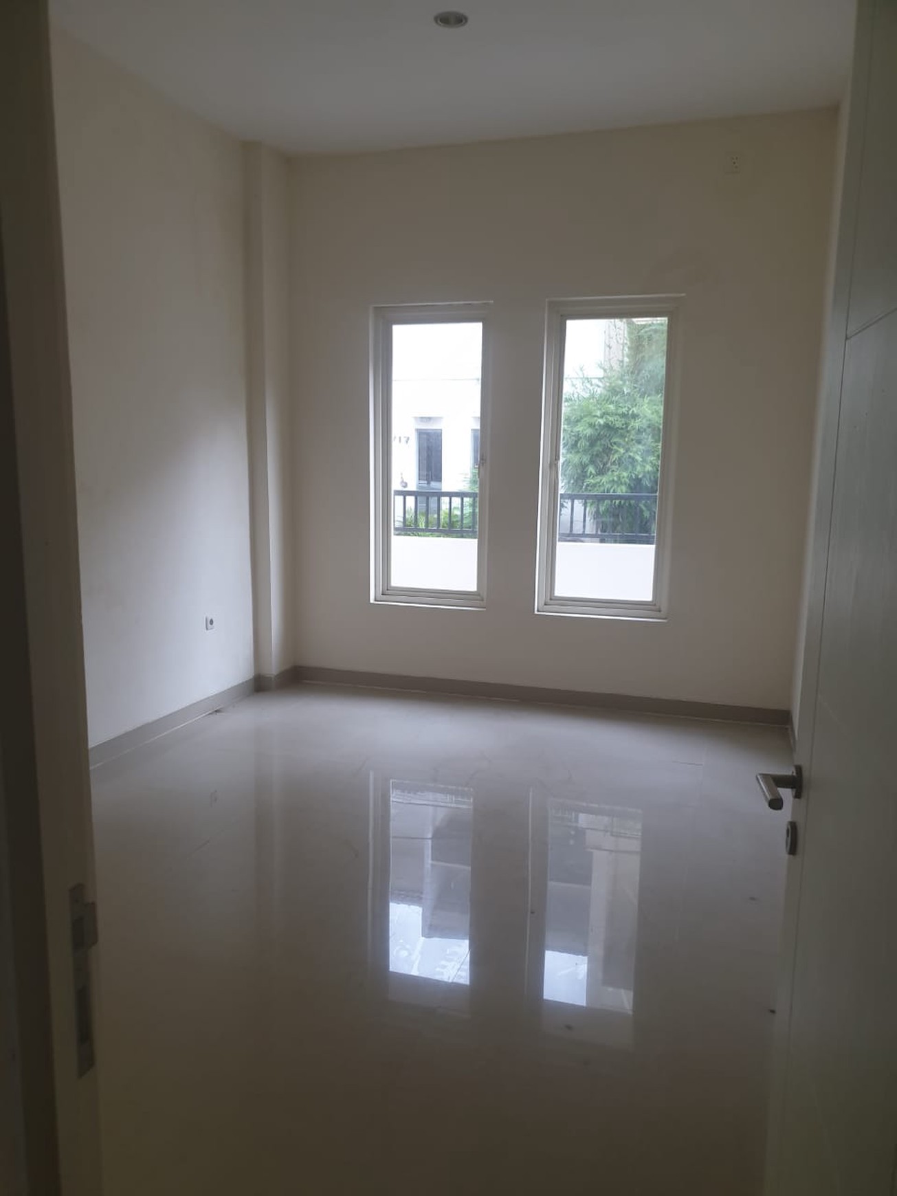 DIJUAL RUMAH DI KAWASAN ELIT DI SURABAYA TIMUR