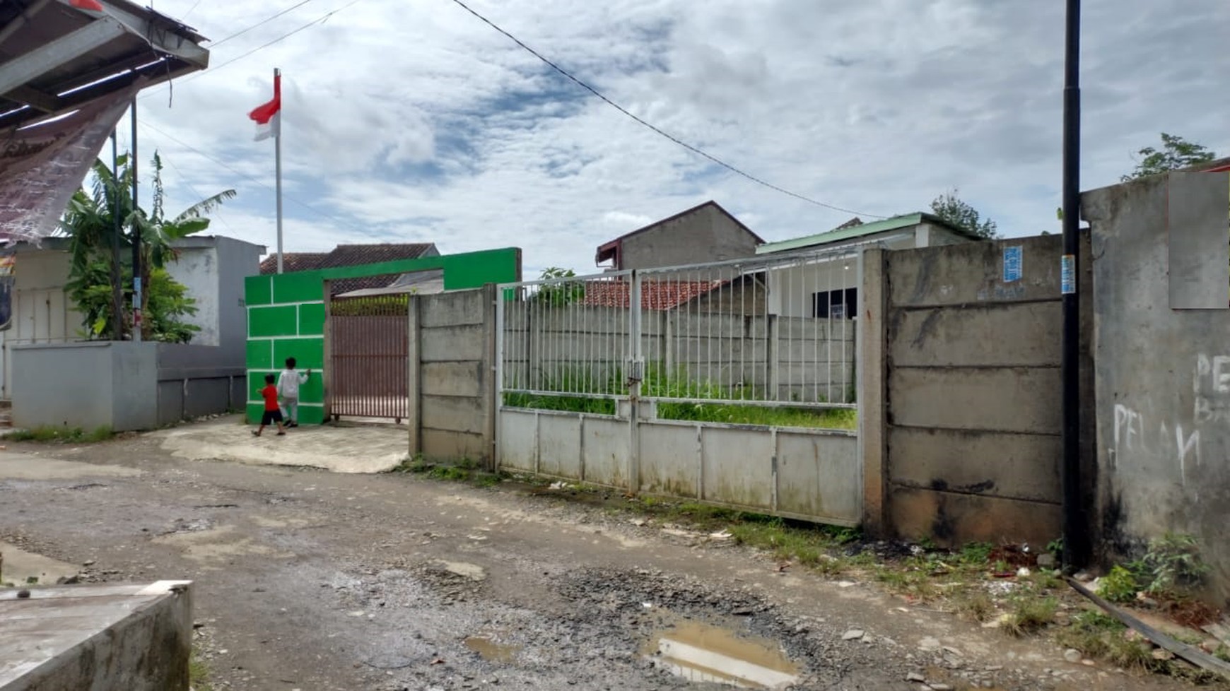 Dijual Tanah dan Bangunan di Suradita Cisauk Cocok untuk Rumah Tinggal 