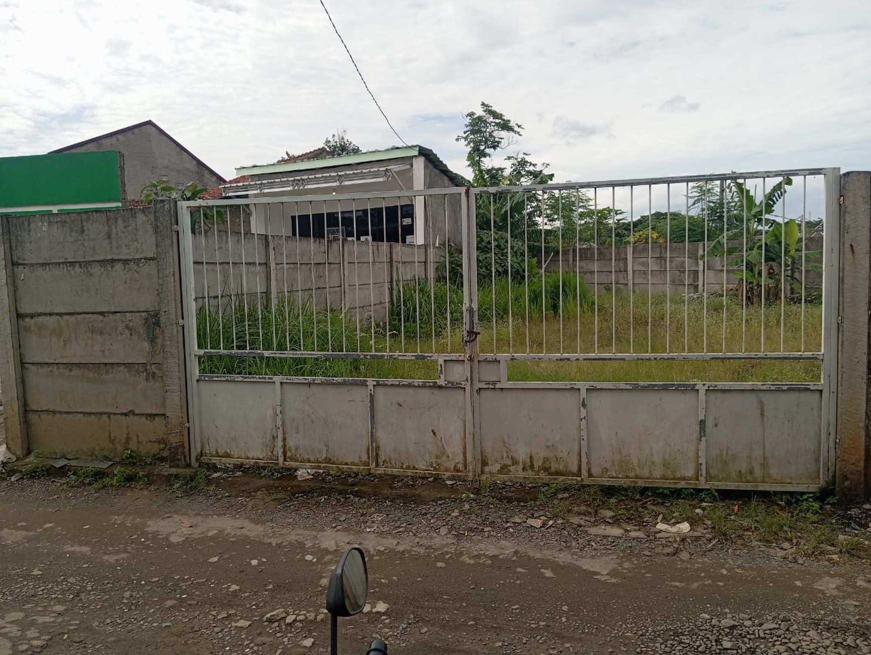 Dijual Tanah dan Bangunan di Suradita Cisauk Cocok untuk Rumah Tinggal 