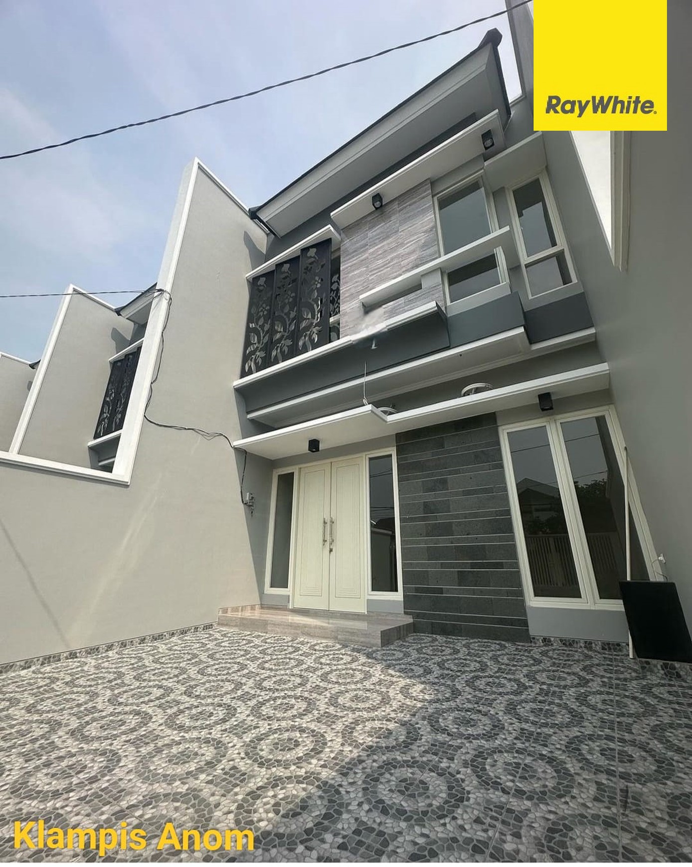 Dijual Rumah 2 lantai SHM di Klampis Anom Surabaya