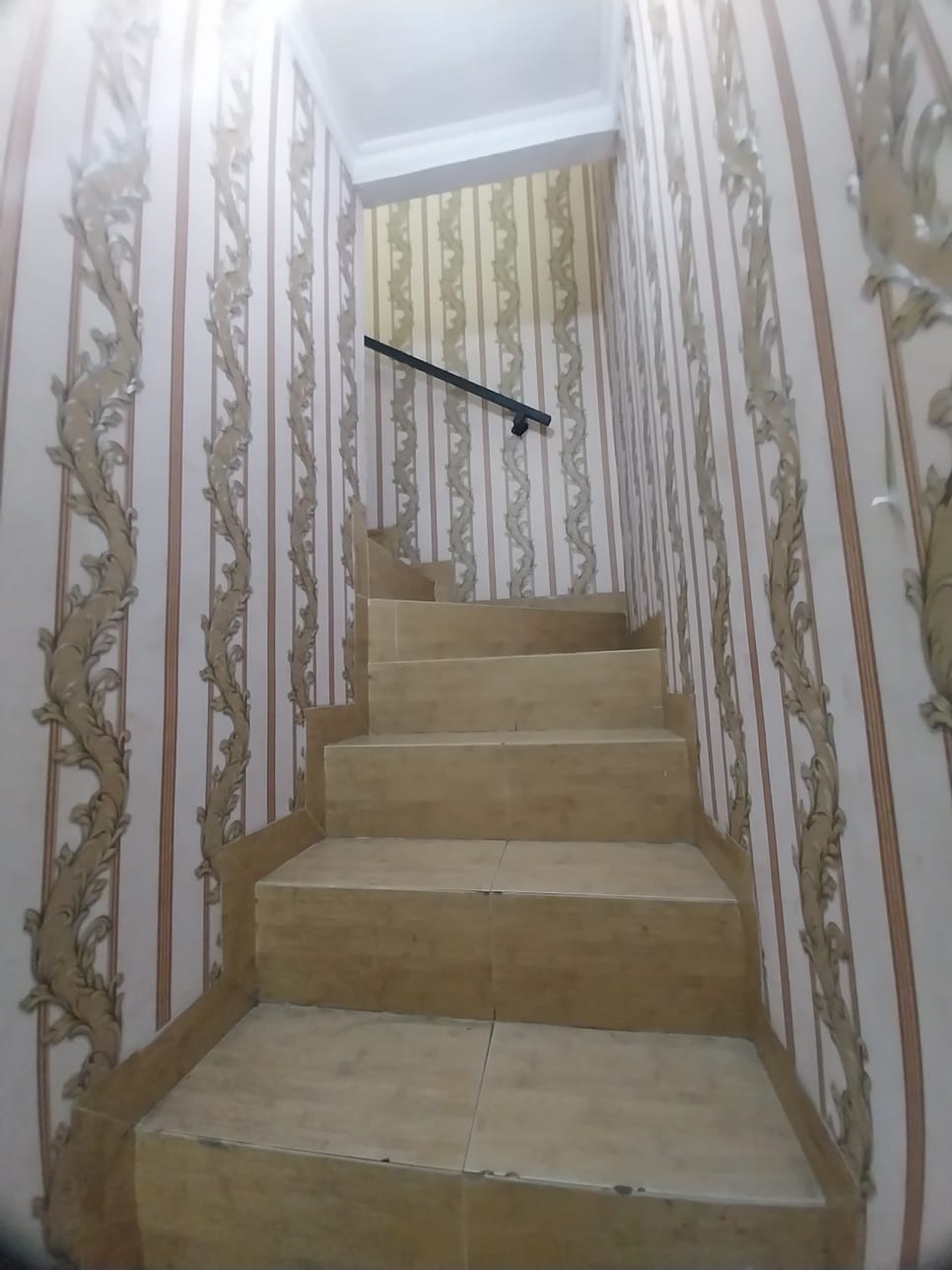 Rumah 2 Lantai di Ciputat deket ST. Sudimara dengan Luas 135 m2 Bangunan 230 m2 SHM
