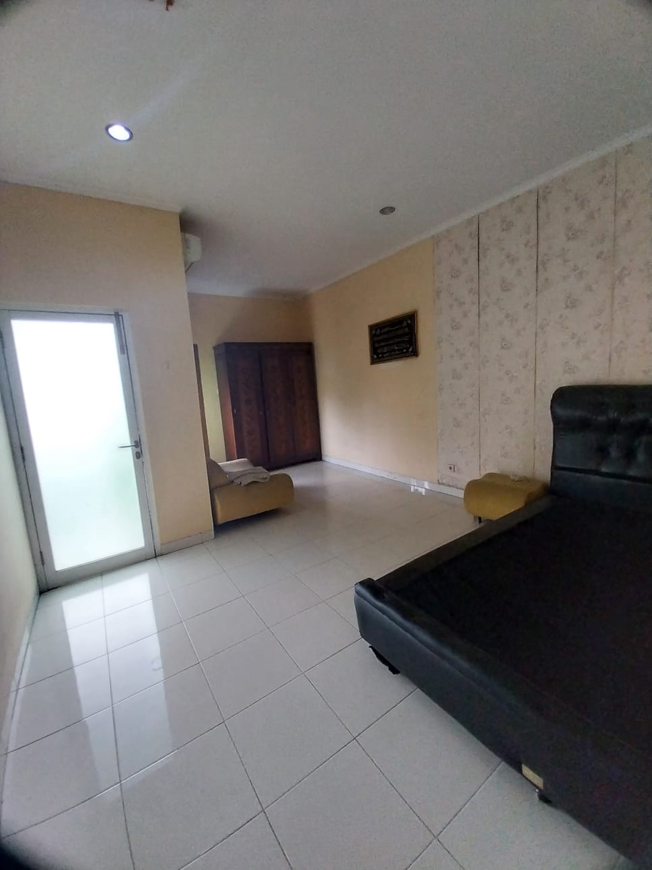Rumah 2 Lantai di Ciputat deket ST. Sudimara dengan Luas 135 m2 Bangunan 230 m2 SHM