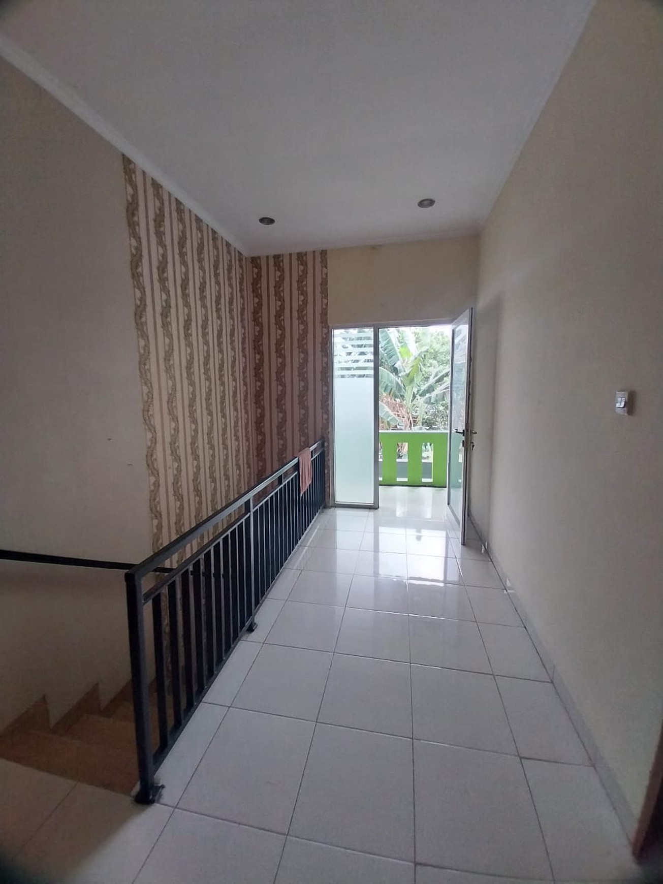 Rumah 2 Lantai di Ciputat deket ST. Sudimara dengan Luas 135 m2 Bangunan 230 m2 SHM