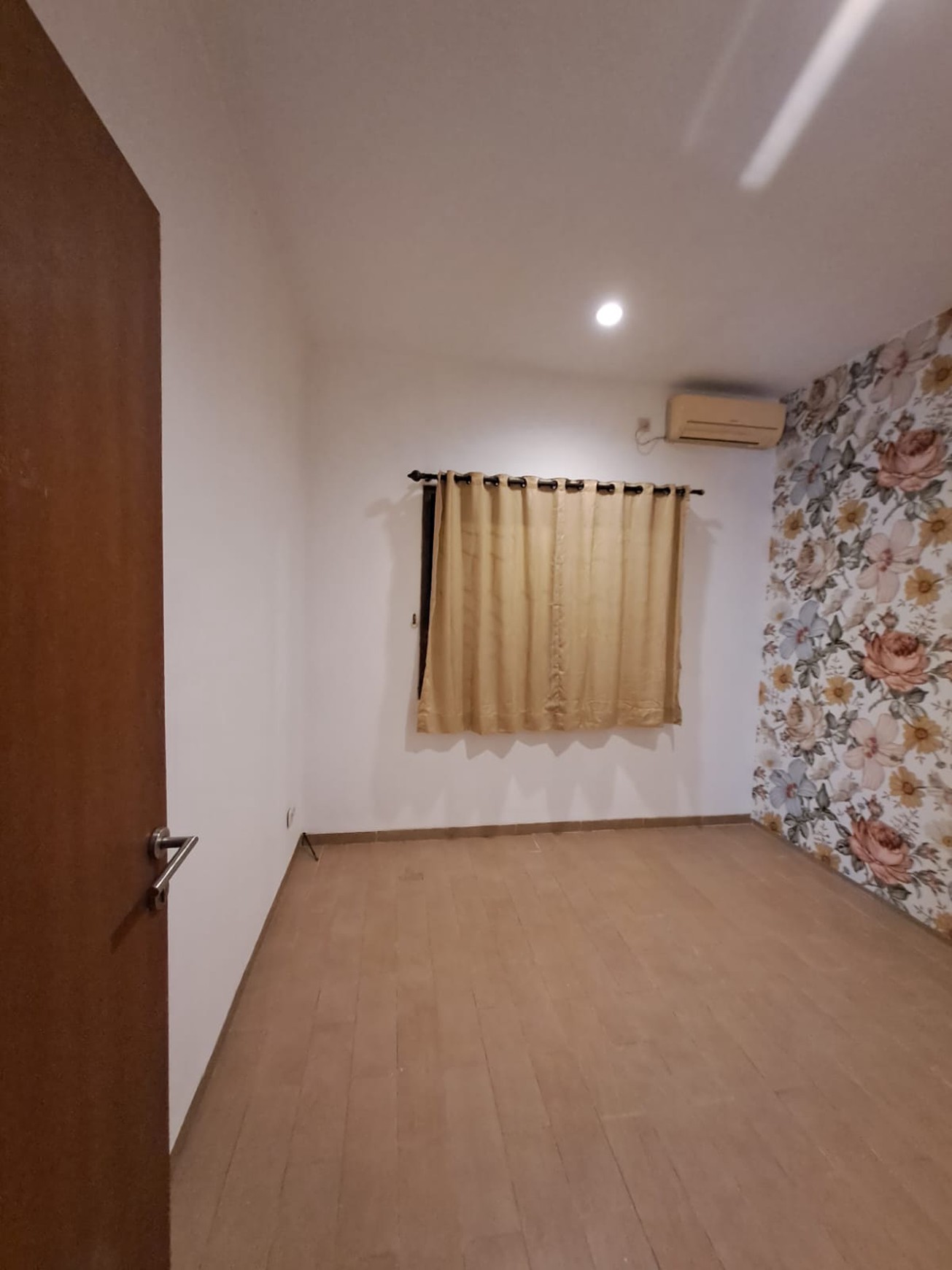 Disewakan Rumah Terawat dan Siap Huni di Gandul 1 Menit ke Pintu Tol Desari 