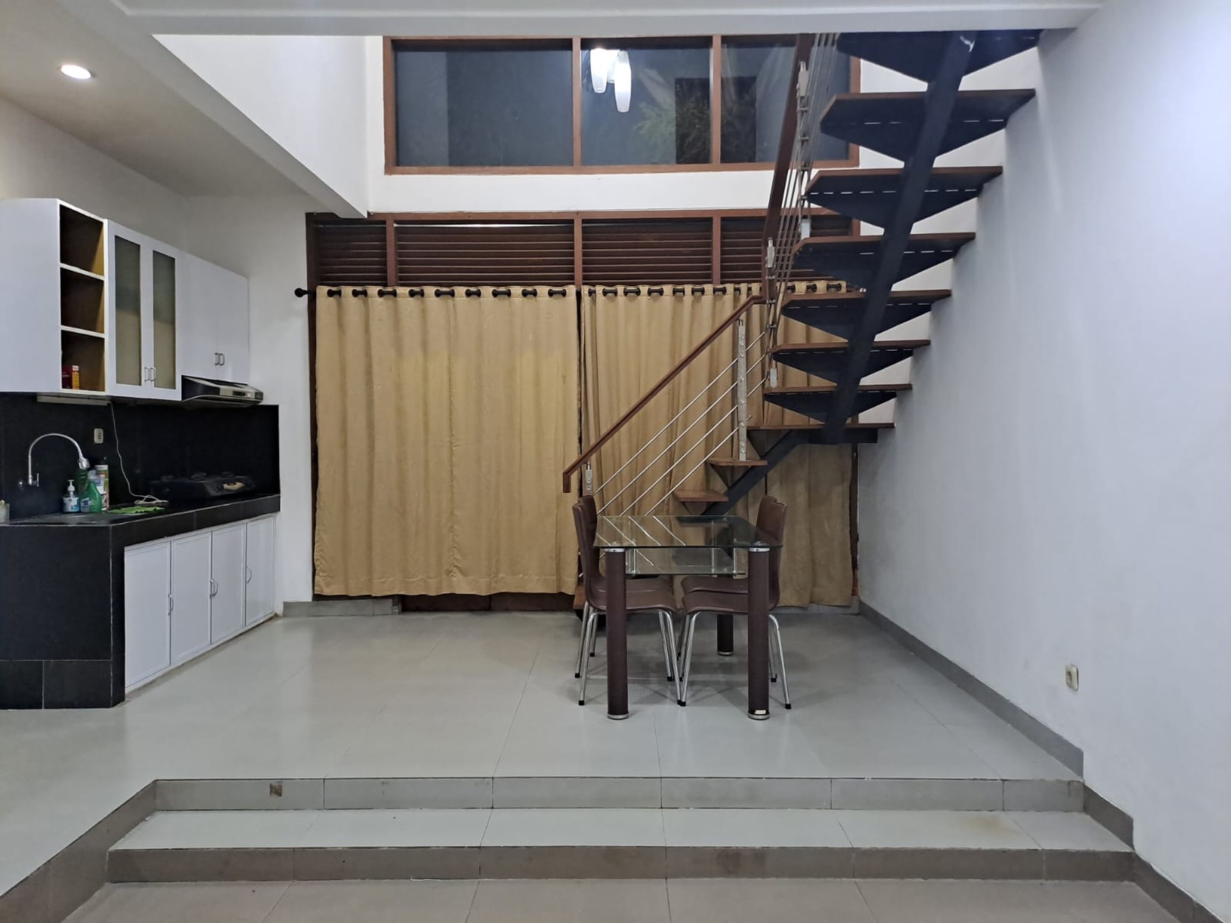 Disewakan Rumah Terawat dan Siap Huni di Gandul 1 Menit ke Pintu Tol Desari 