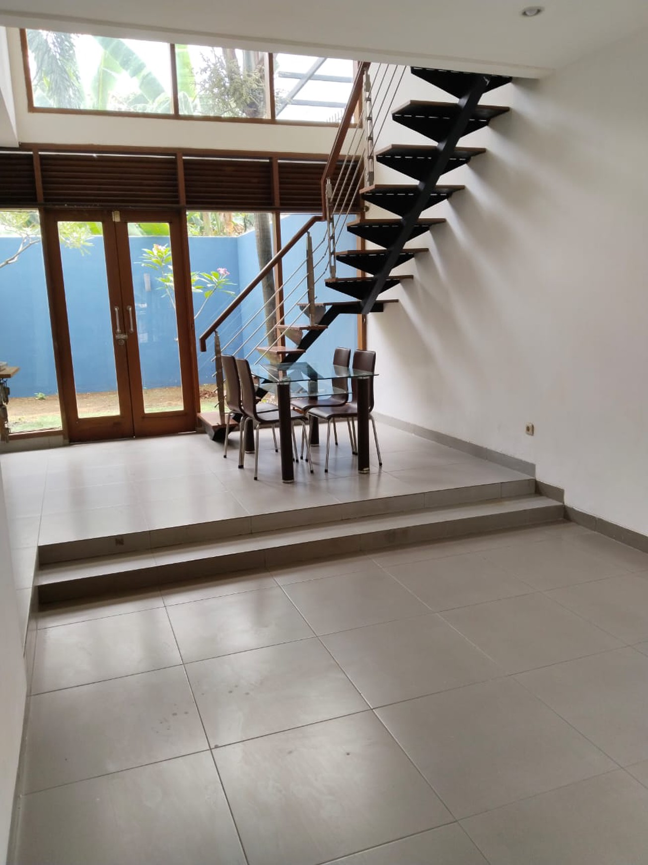 Disewakan Rumah Terawat dan Siap Huni di Gandul 1 Menit ke Pintu Tol Desari 