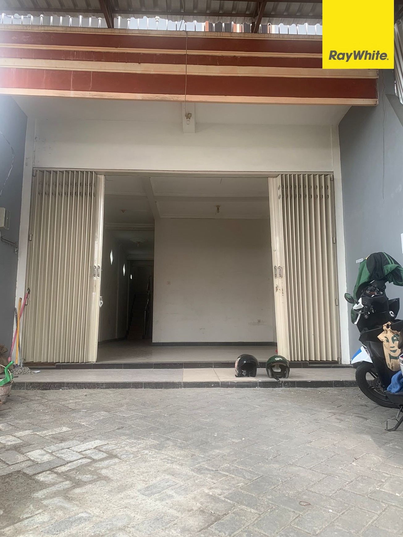 Disewakan Rumah 2 Lantai di Petemon Barat Surabaya Pusat