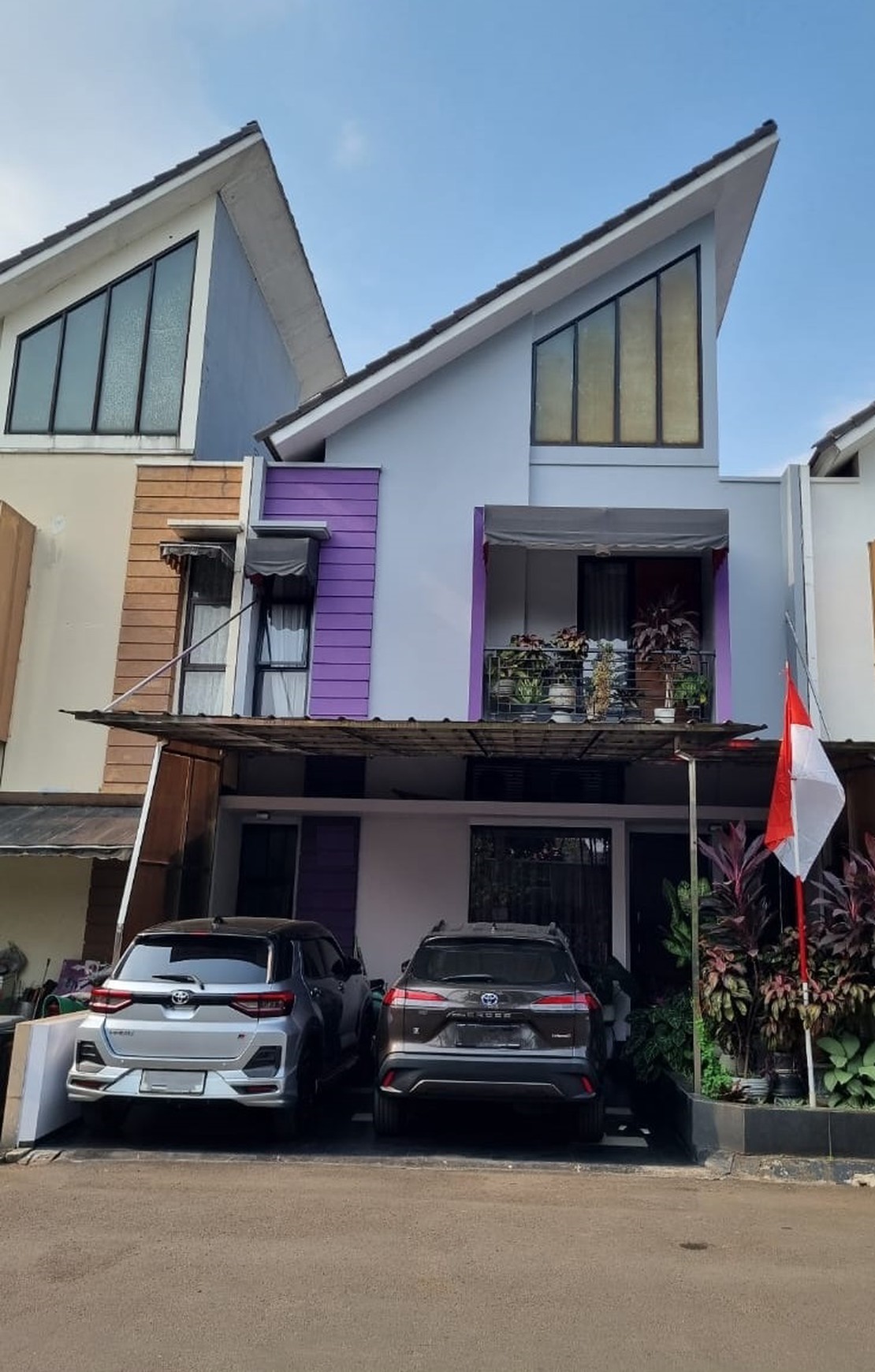 Rumah 3 lantai, dalam cluster siap huni di Pondok Aren