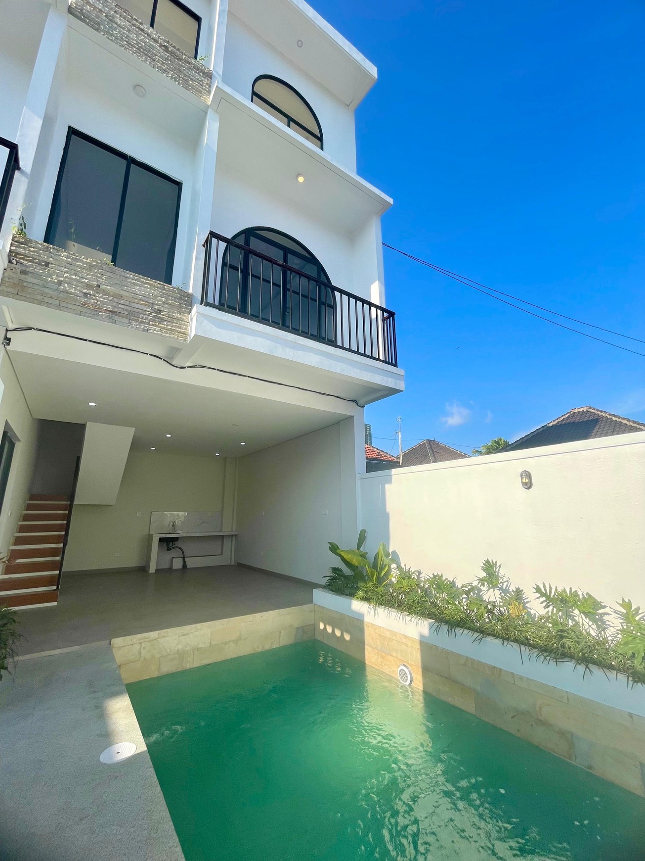 Villa Mewah Brand New Mediterania di Kuta Selatan Bali