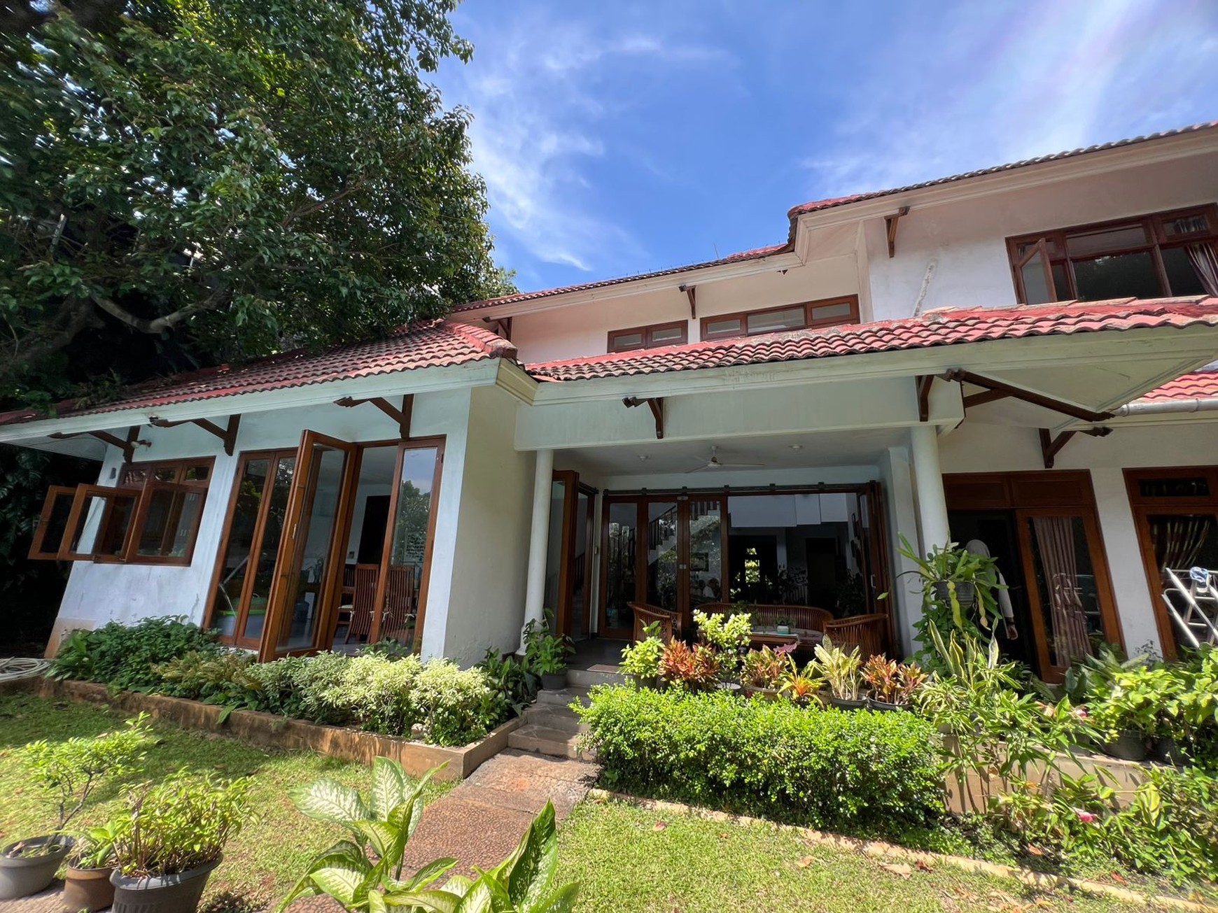 Rumah Bagus Di Jl Pejaten Barat Jakarta Selatan