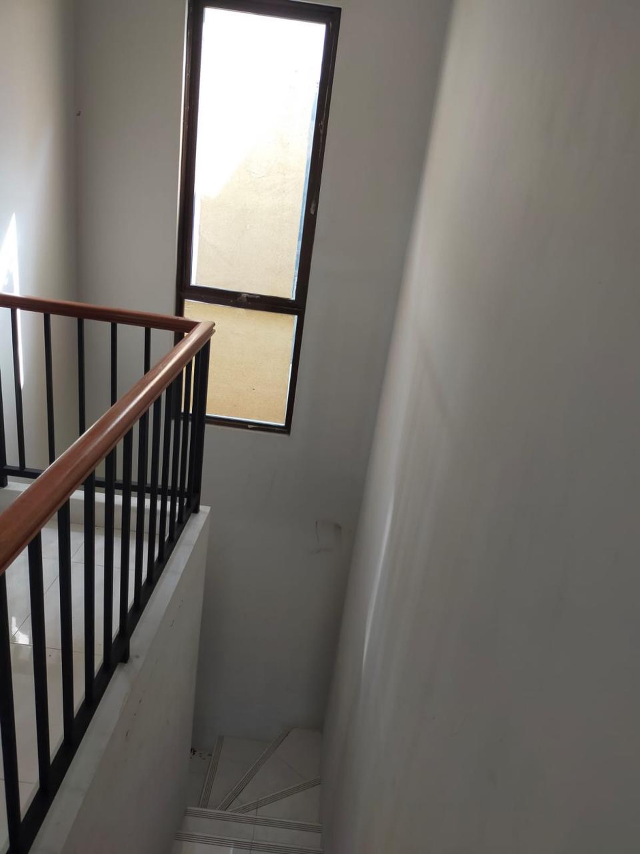 Rumah Dijual di Callysta Graha Raya Bintaro - 2 Lantai, 2 KT, Akses Tol Hanya 1M an