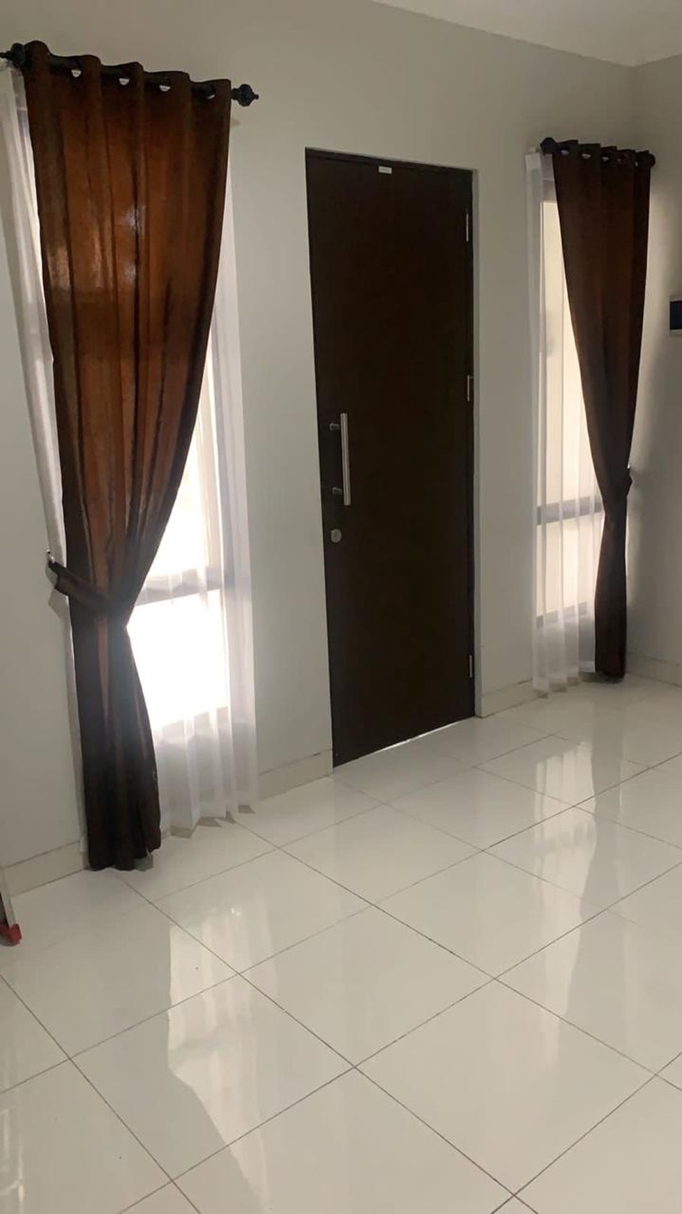 Rumah Dijual di Callysta Graha Raya Bintaro - 2 Lantai, 2 KT, Akses Tol Hanya 1M an