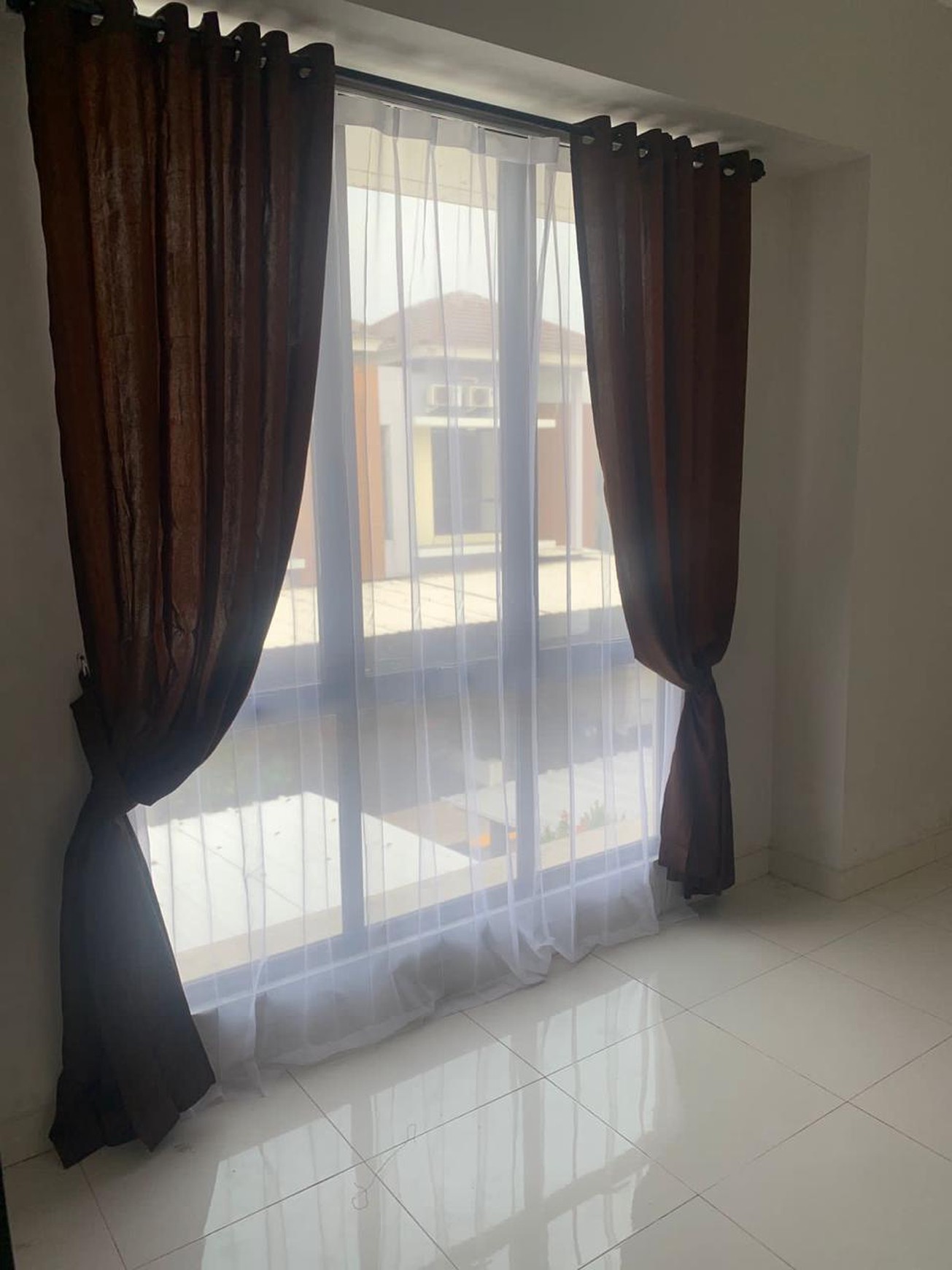 Rumah Dijual di Callysta Graha Raya Bintaro - 2 Lantai, 2 KT, Akses Tol Hanya 1M an
