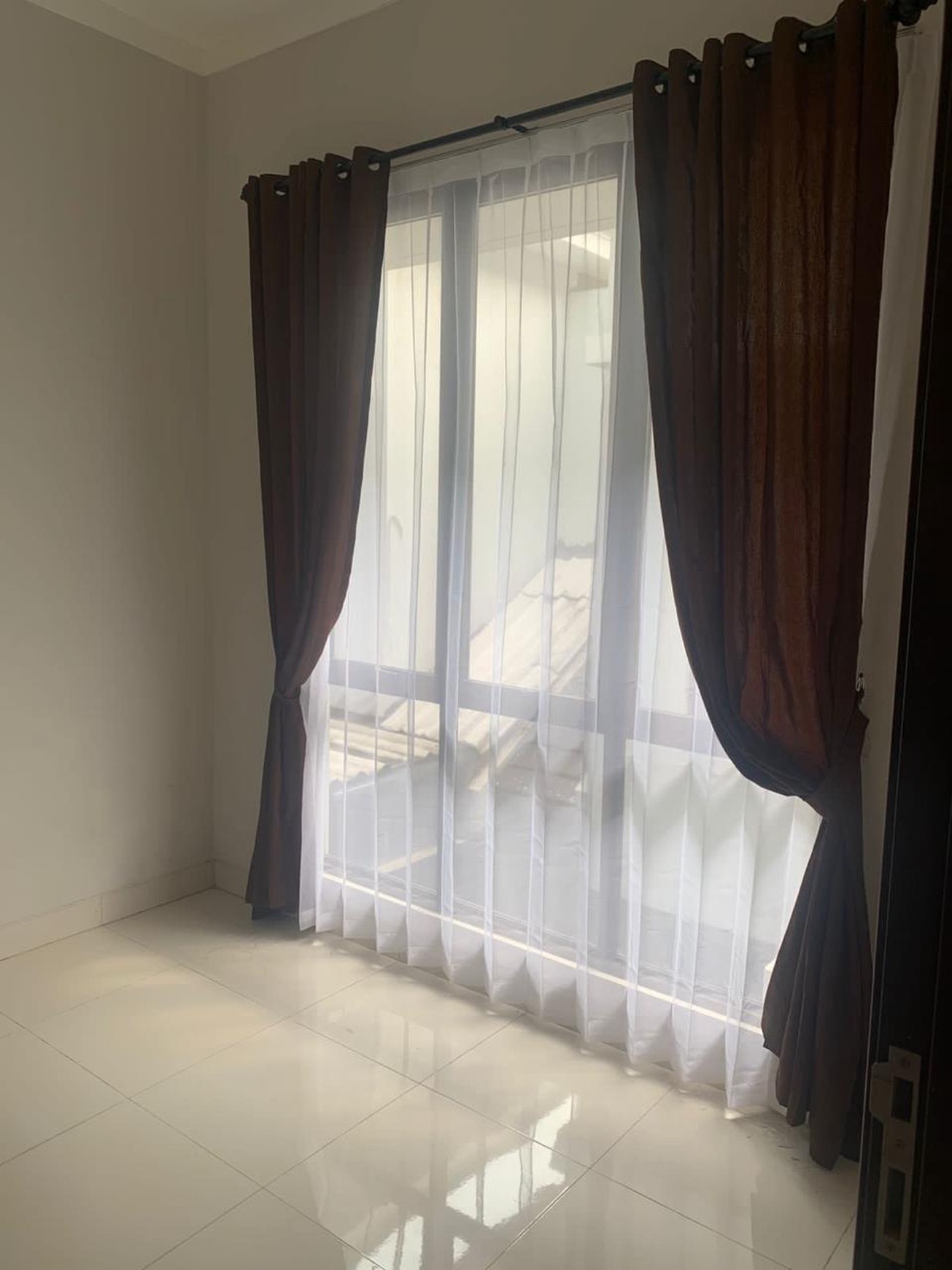 Rumah Dijual di Callysta Graha Raya Bintaro - 2 Lantai, 2 KT, Akses Tol Hanya 1M an