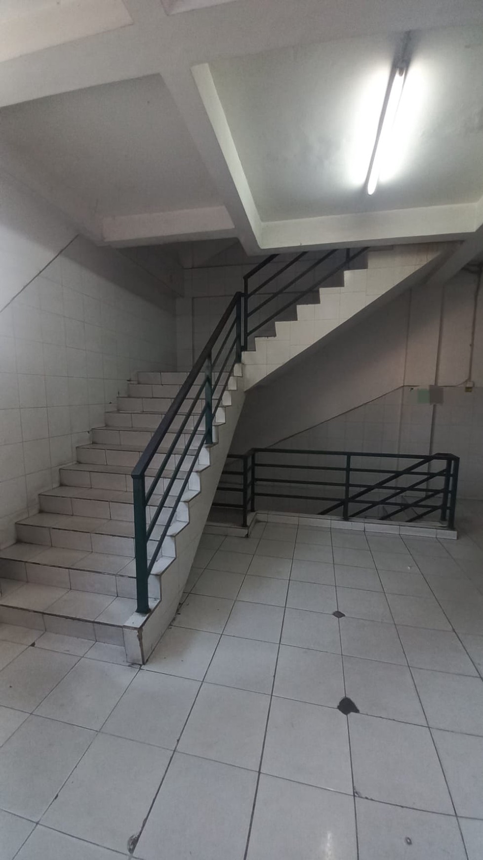 Ruko Siap Pakai Di Jl Ciledug Raya Petukangan Selatan Jakarta Selatan