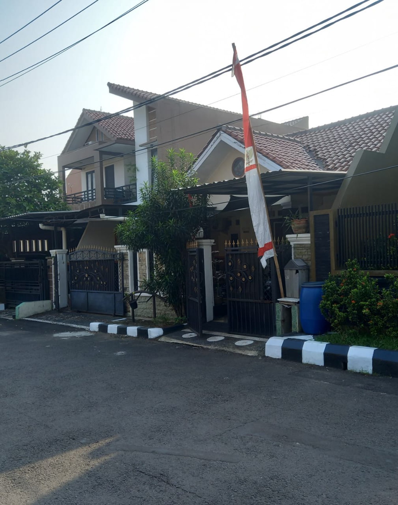 Rumah Bagus Di Jalan Utama Perumahan Serua, Bojongsari, Depok