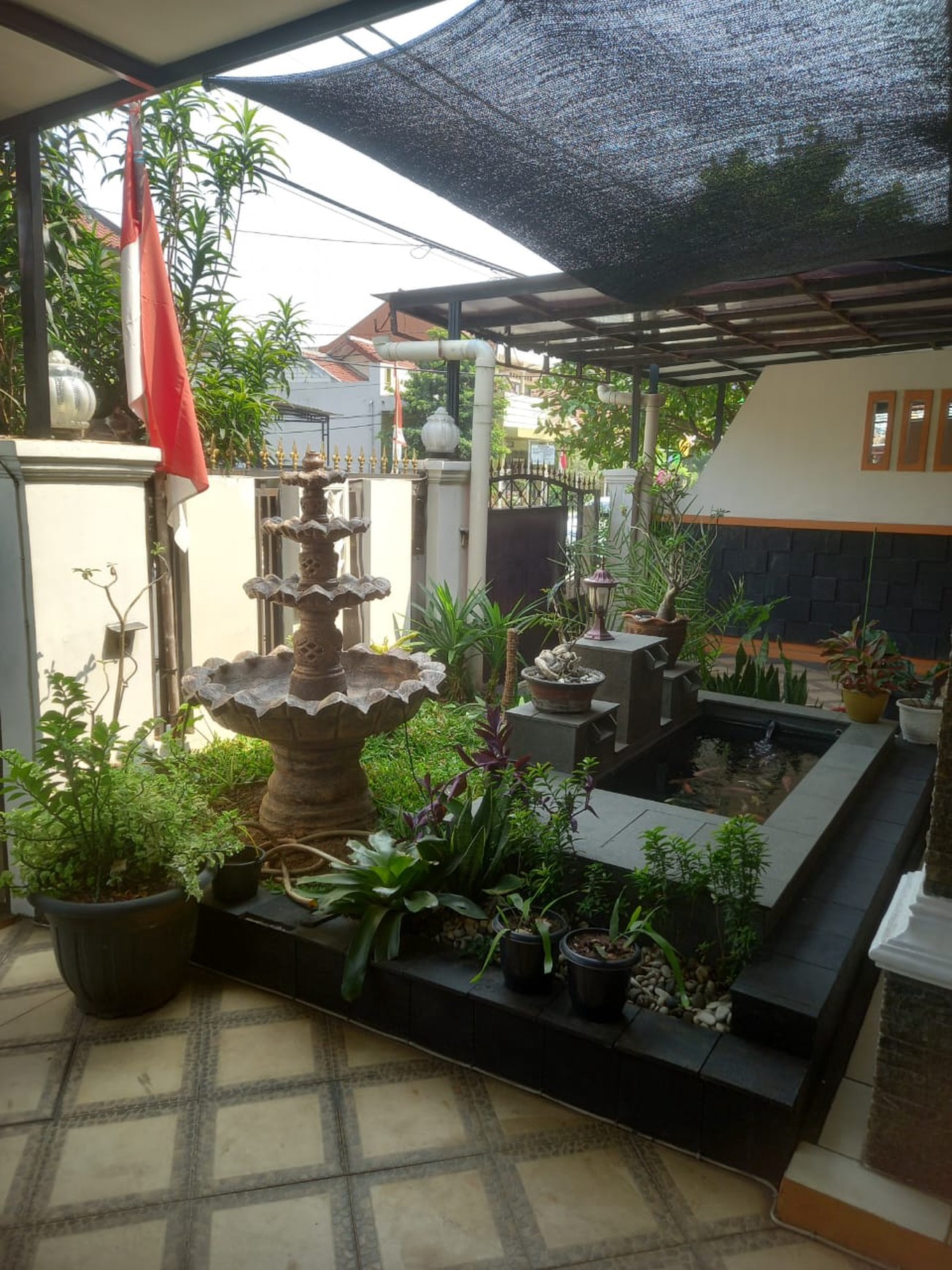 Rumah Bagus Di Jalan Utama Perumahan Serua, Bojongsari, Depok