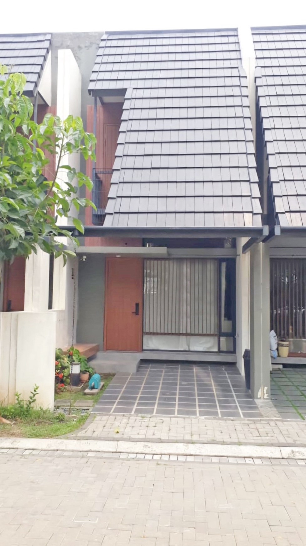 Rumah Minimalis di Fleek Hauz BSD City