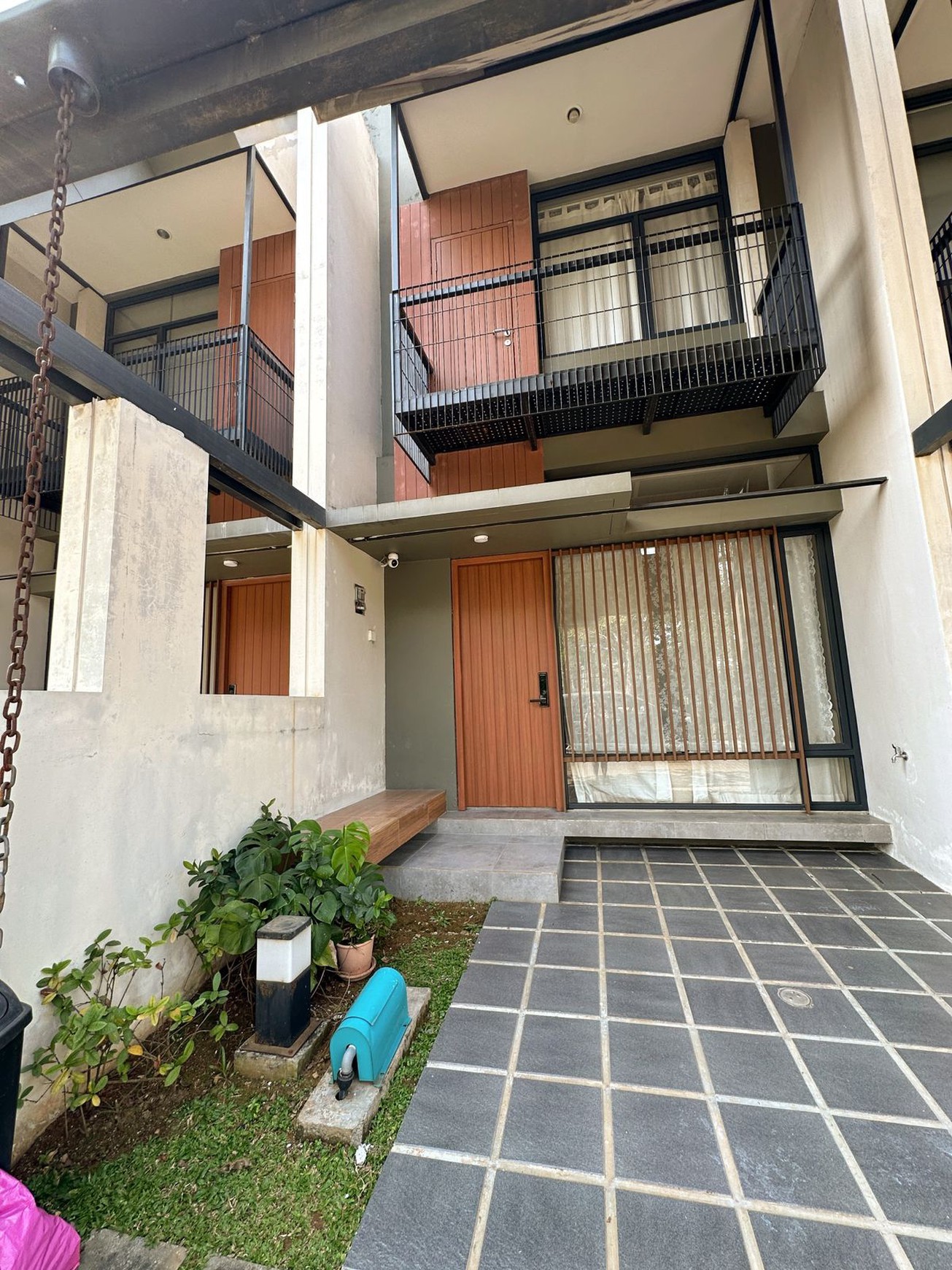 Rumah Minimalis di Fleek Hauz BSD City