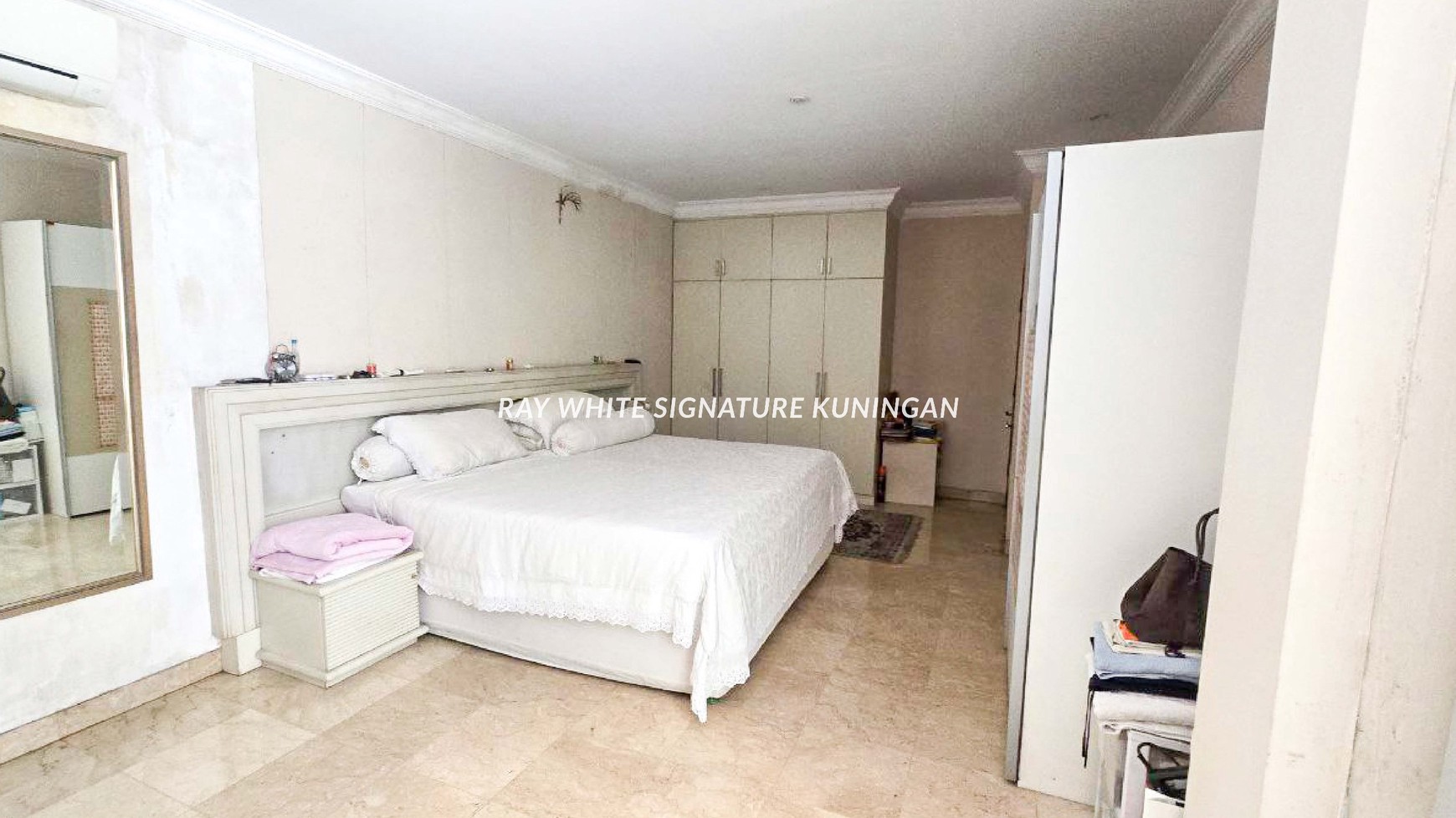 Dijual Rumah Lokasi Prime di Suryo Senopati
