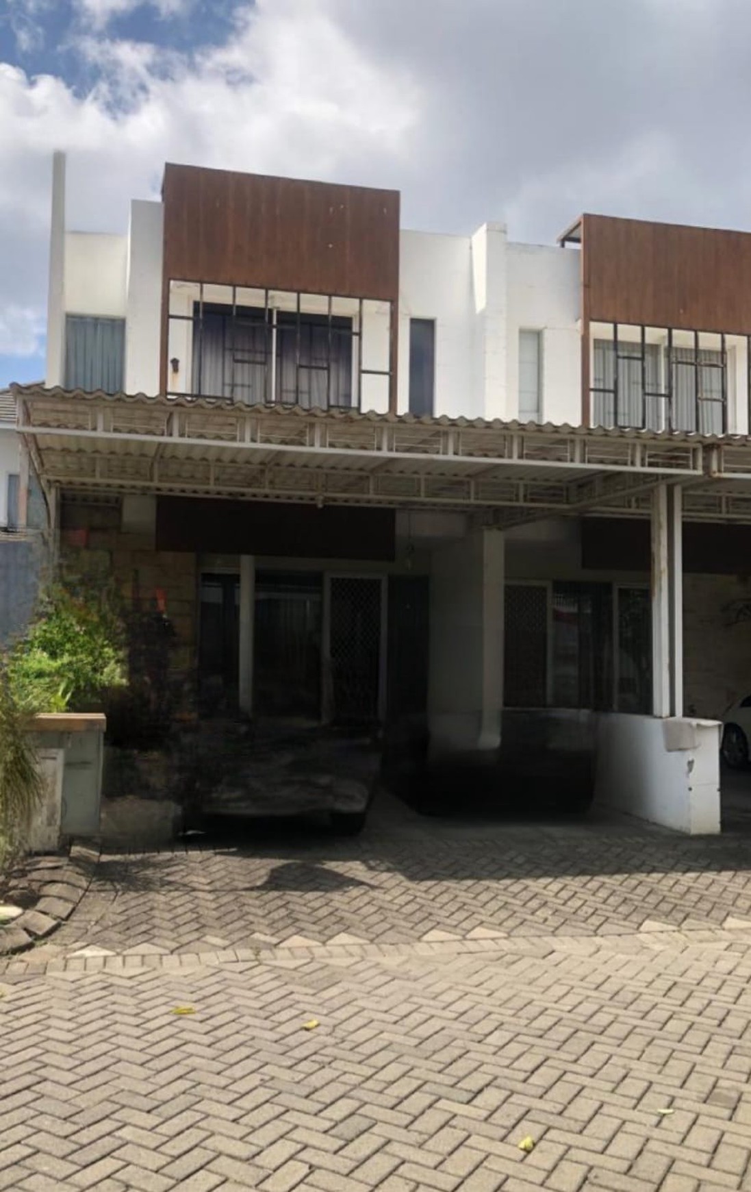 Dijual Rumah 2M an Royal Residence Wiyung Surabaya