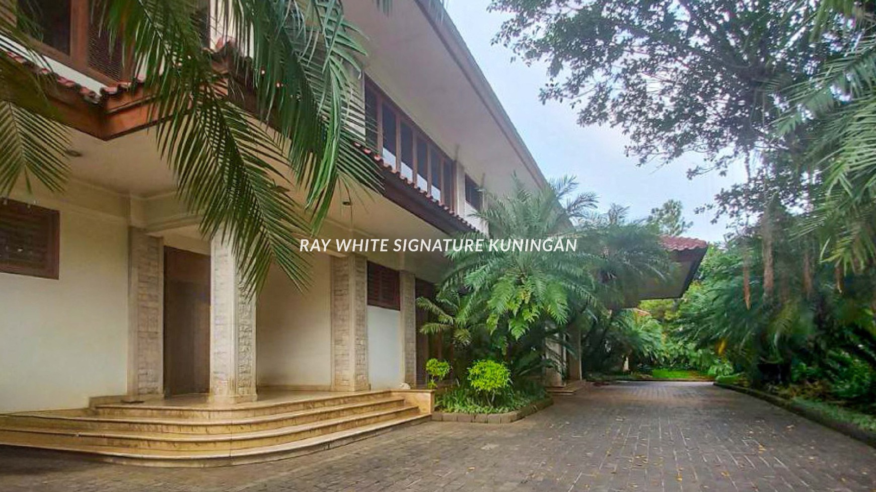 Dijual Rumah Mewah dan Tenang di Pondok Indah