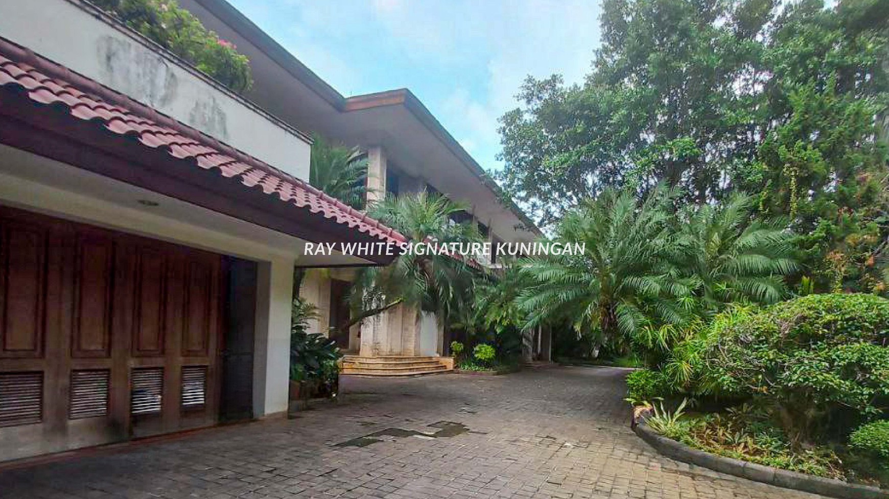 Dijual Rumah Mewah dan Tenang di Pondok Indah