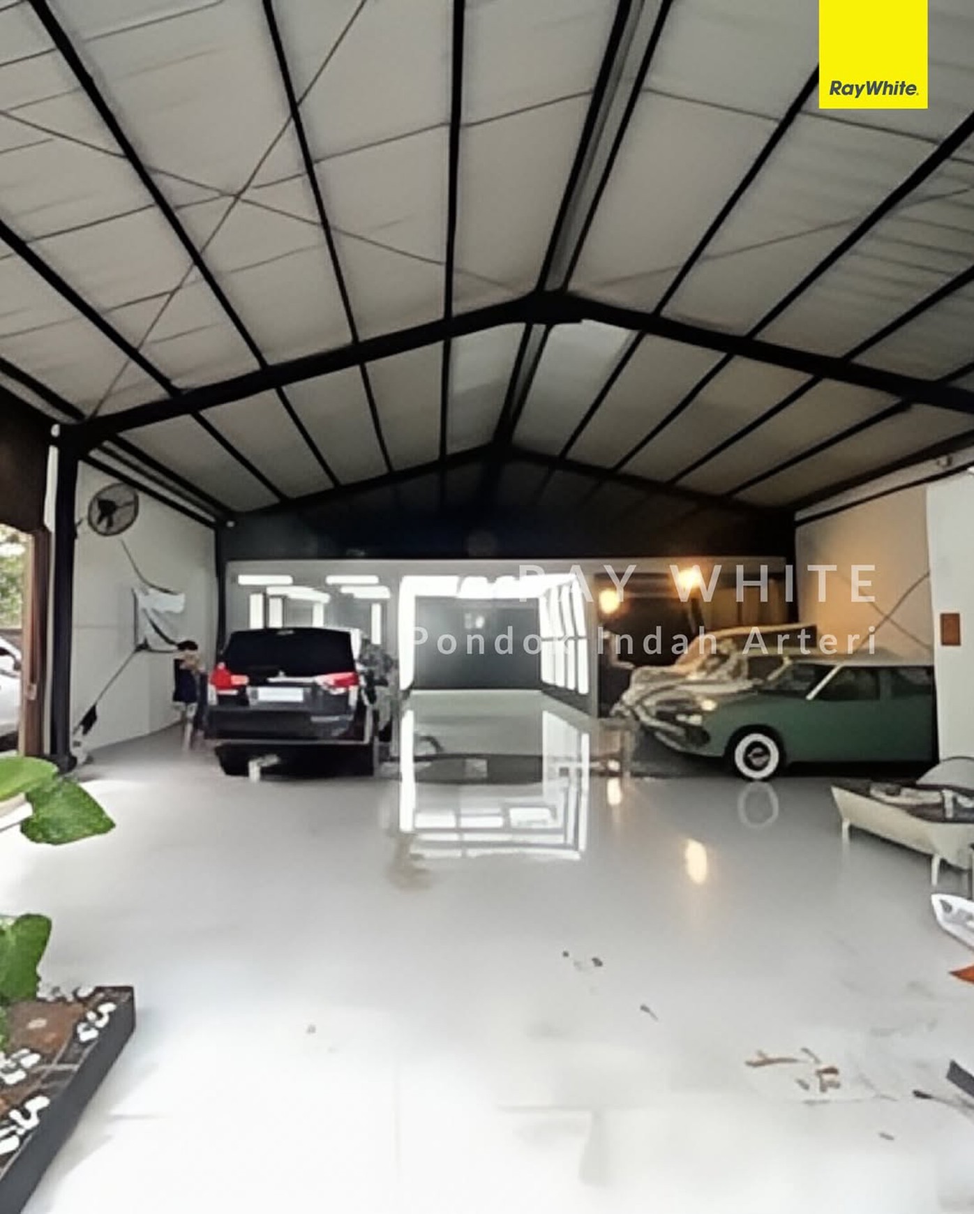 Dijual Bengkel dan Cafe Strategis Jalan Raya Radar Auri - Cibubur Cimanggis,