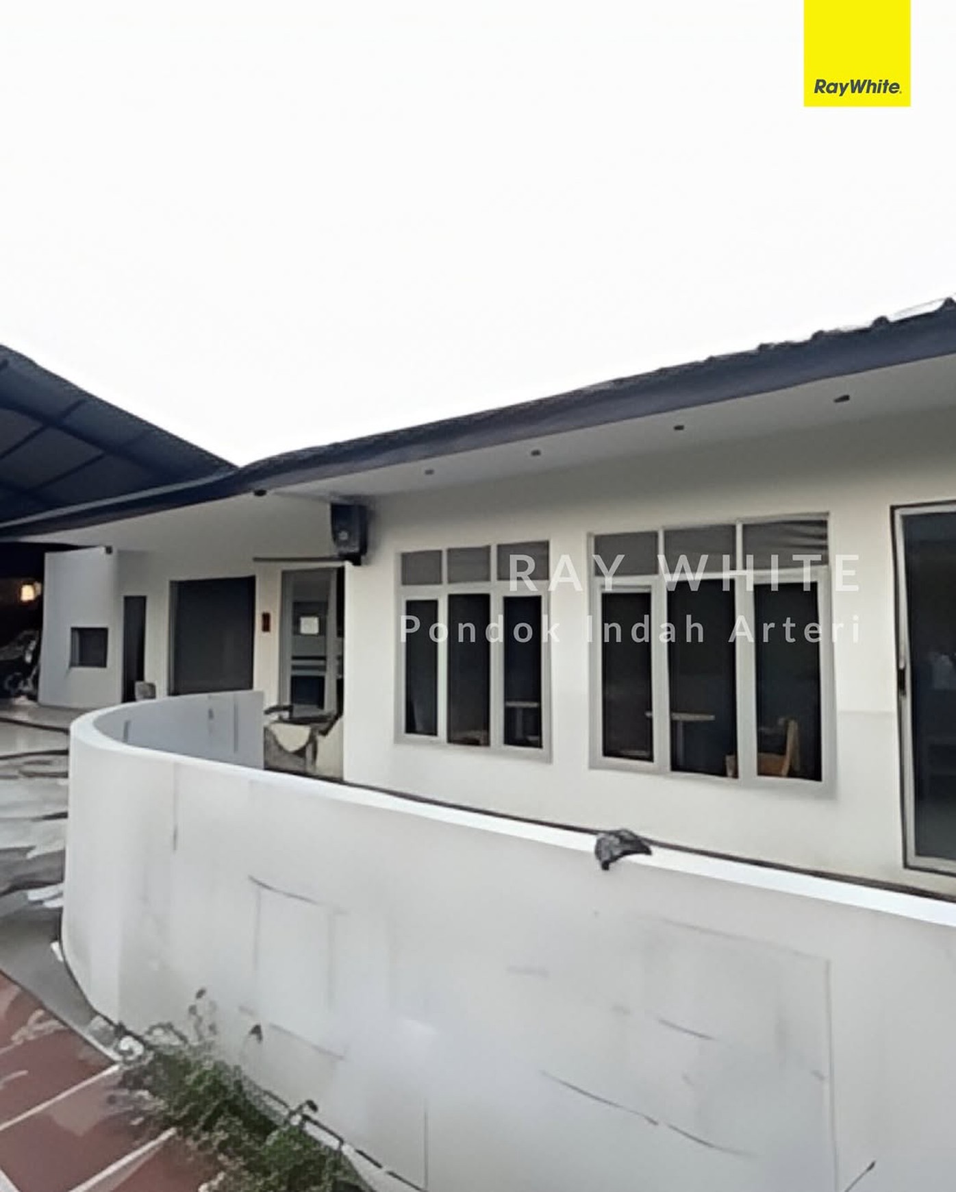 Dijual Bengkel dan Cafe Strategis Jalan Raya Radar Auri - Cibubur Cimanggis,