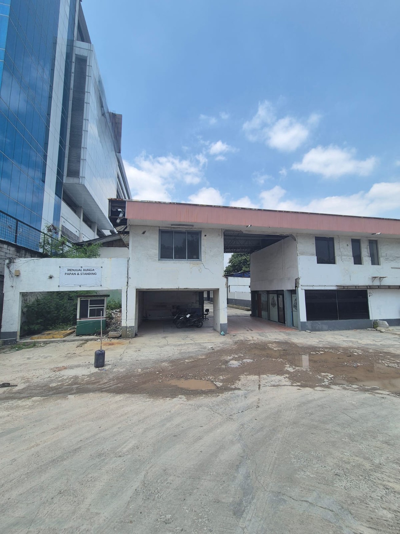 Dijual gedung perkantoran komersil di lokasi sangat strategis di Pluit Raya Penjaringan