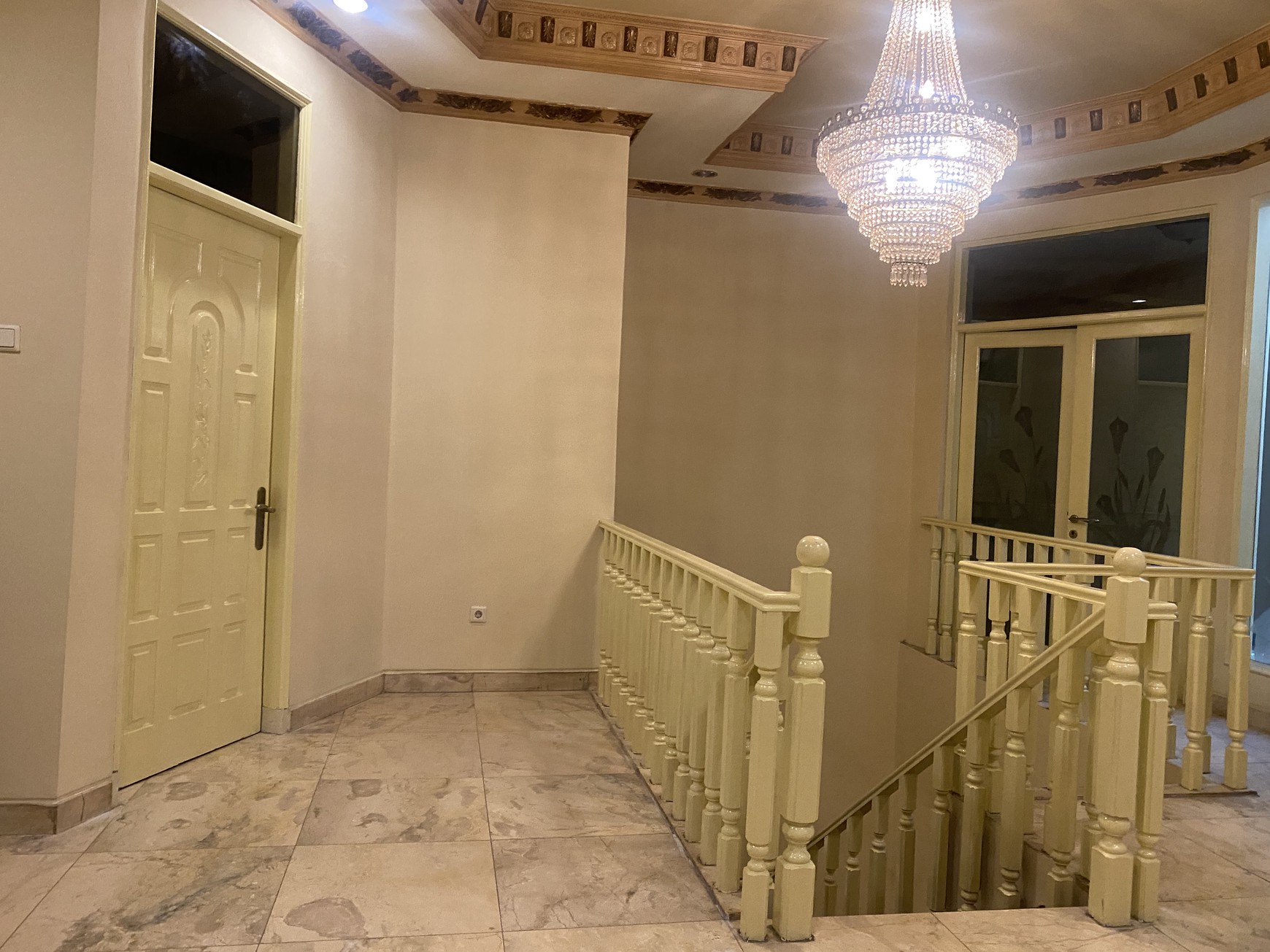 rumah nyaman hadap timur